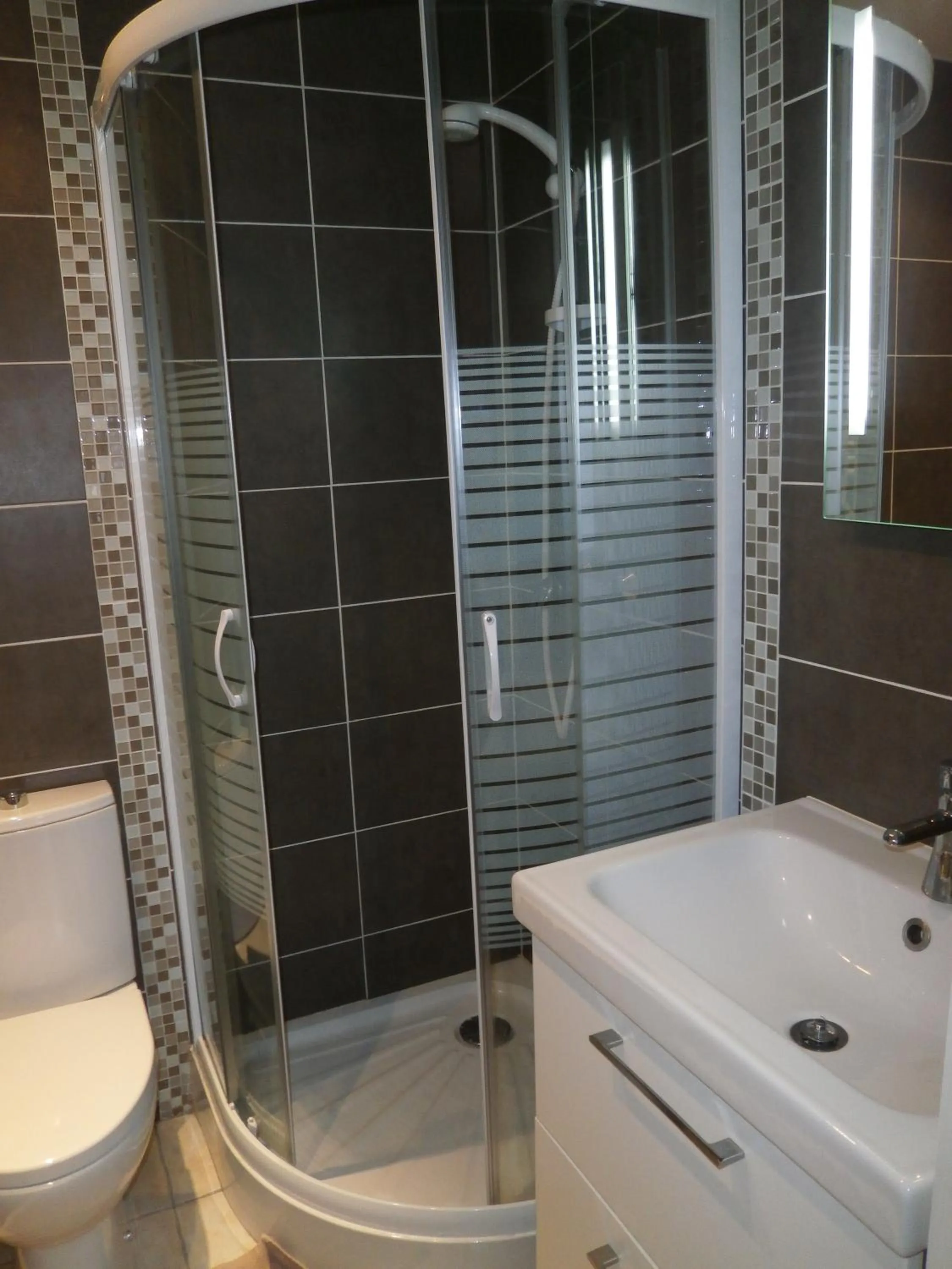 Bathroom in Au 14 Honfleur parking privé