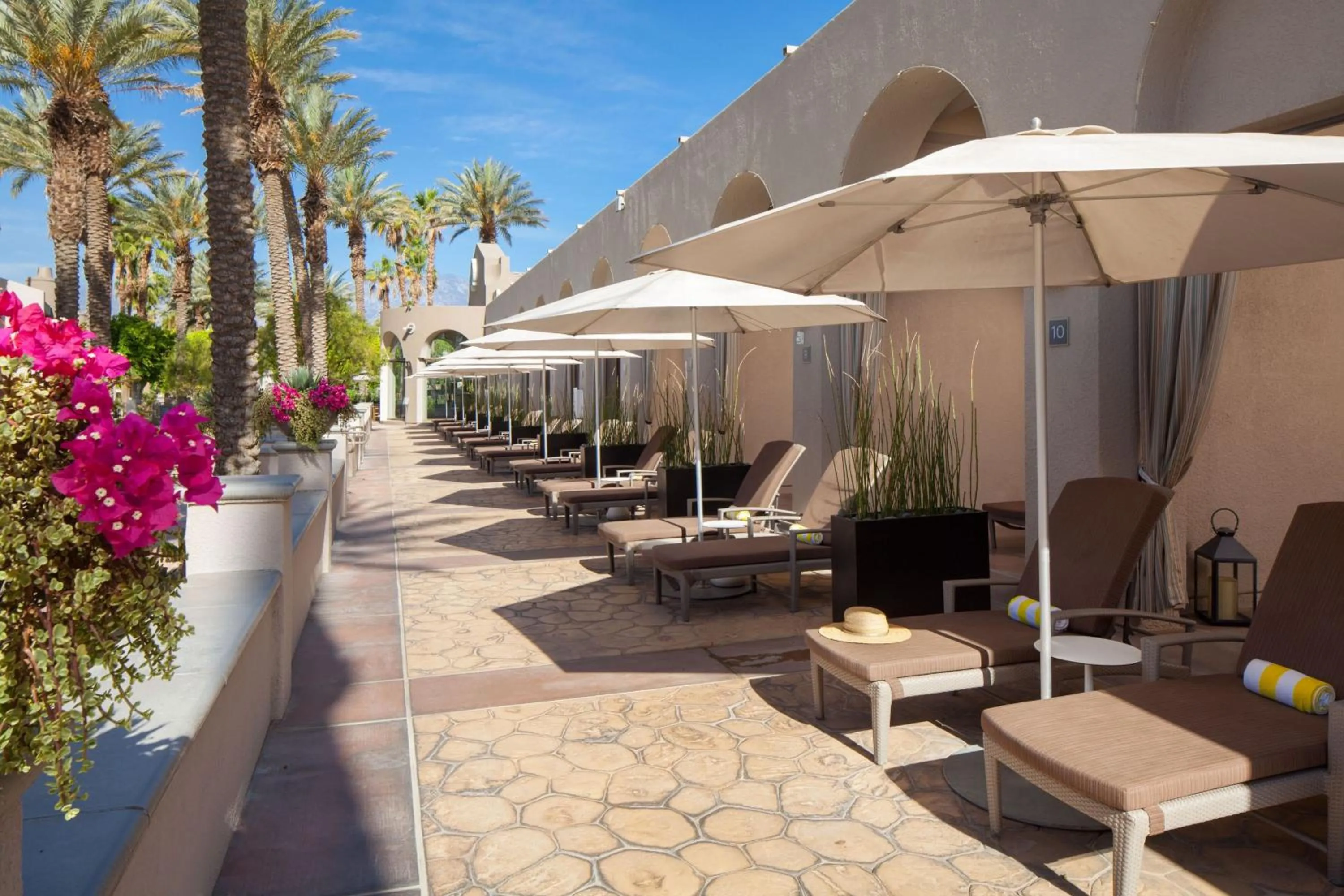 Swimming pool in The Westin Mission Hills Resort Villas, Palm Springs