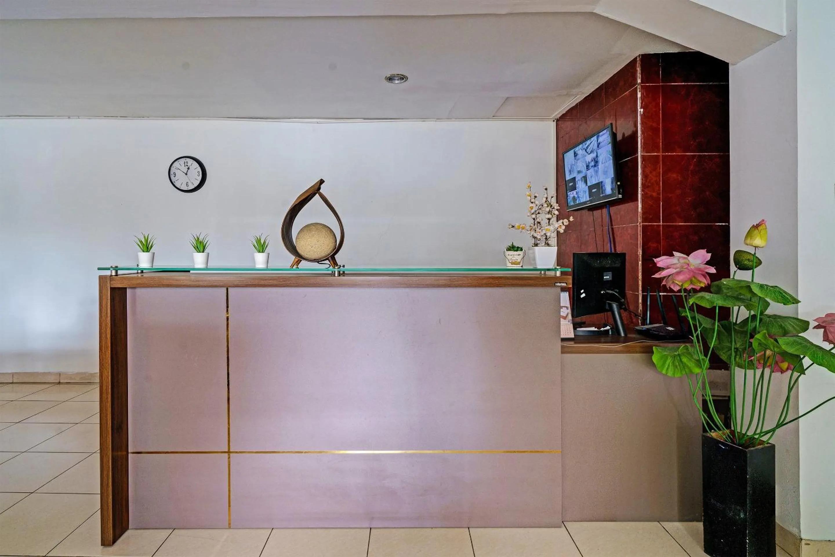 Lobby or reception in Collection O 92277 Setra Priangan Guest House