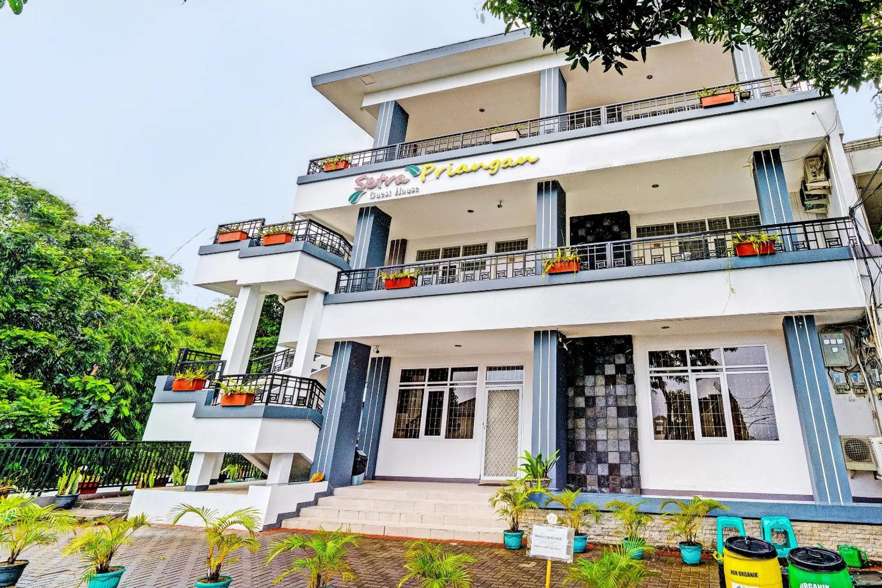 Facade/entrance in Collection O 92277 Setra Priangan Guest House