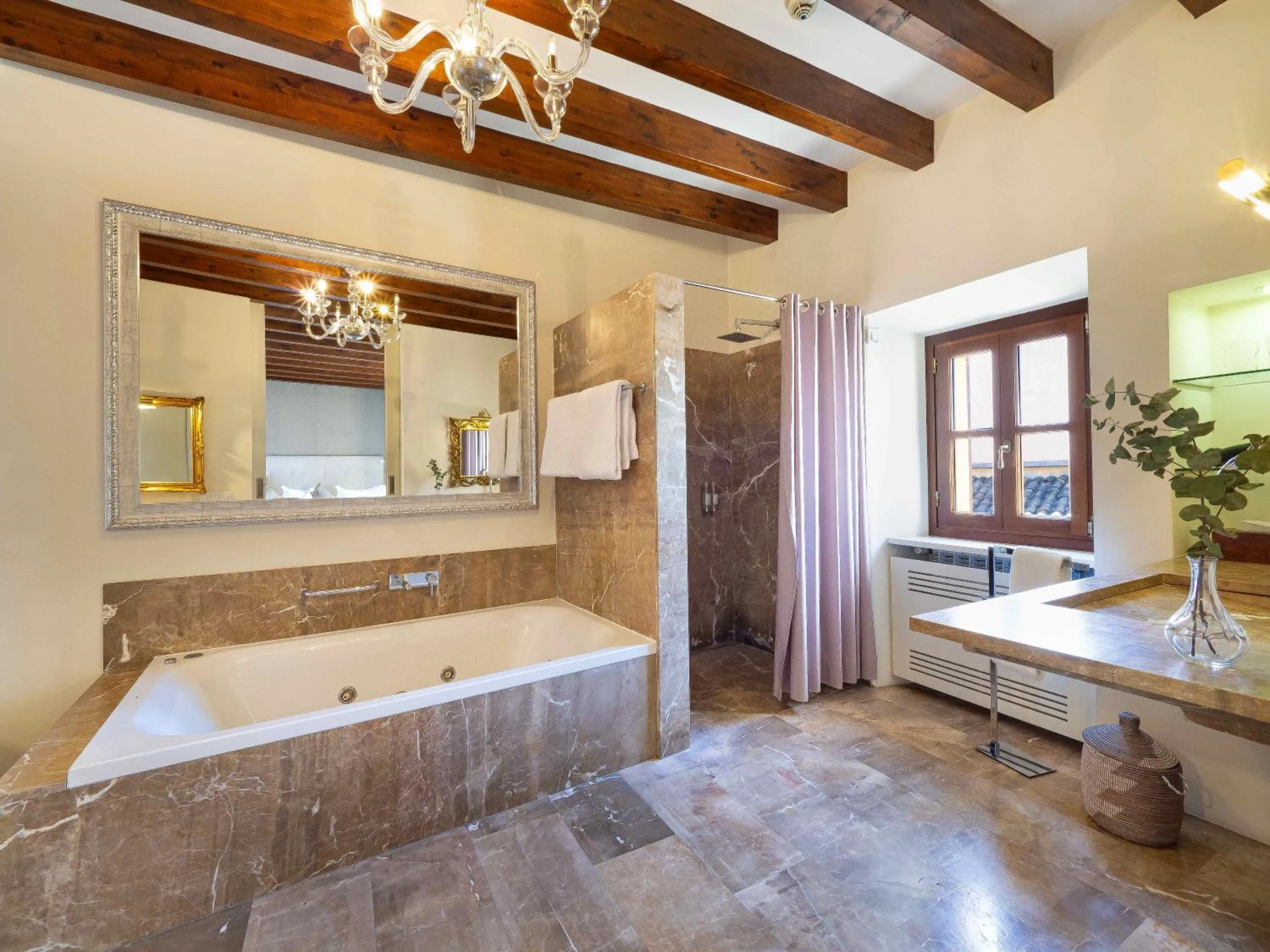 Bath in Hotel & Restaurant Jardi d'Artà