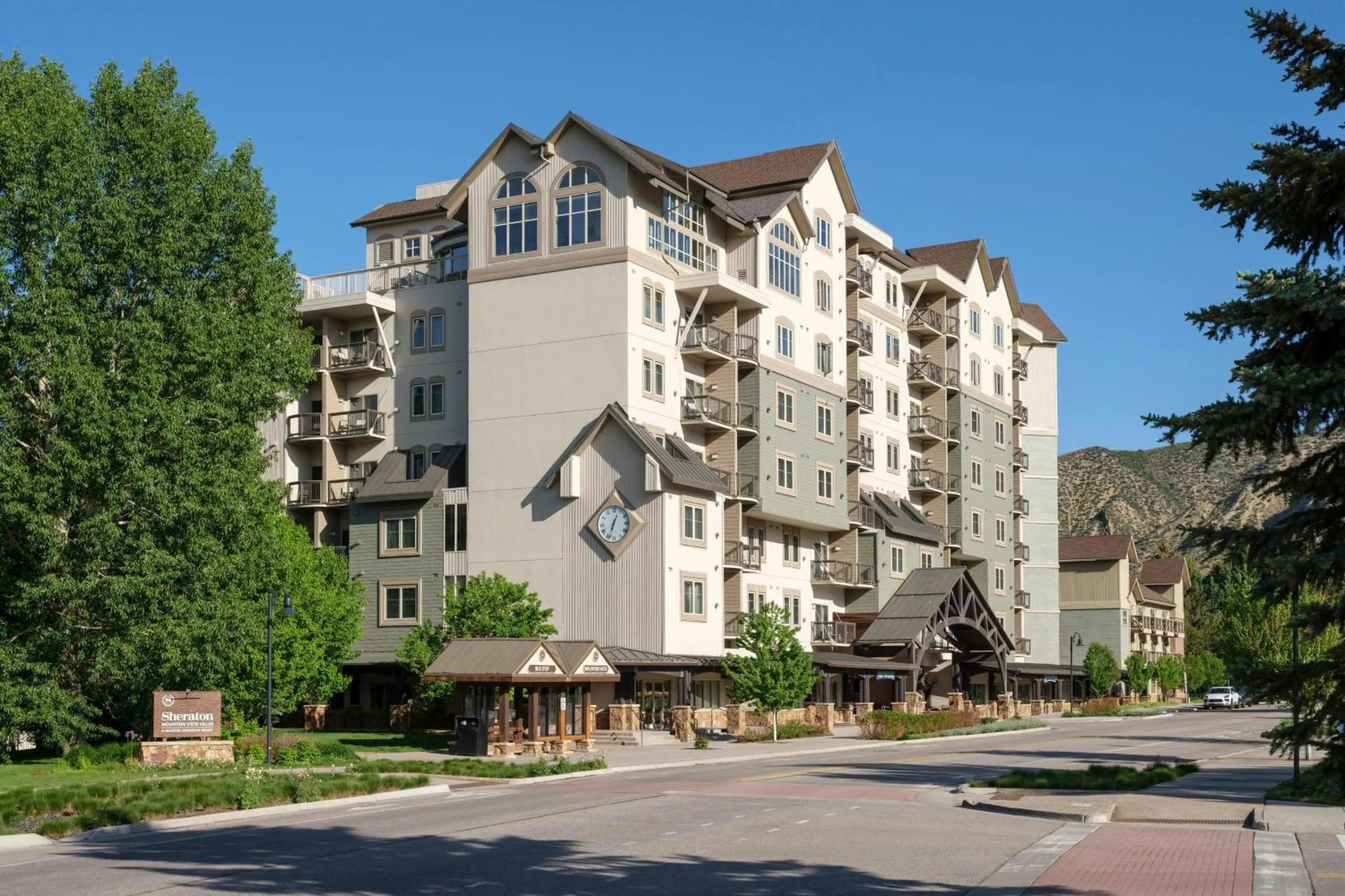 Property building in Sheraton Mountain Vista Villas, Avon / Vail Valley