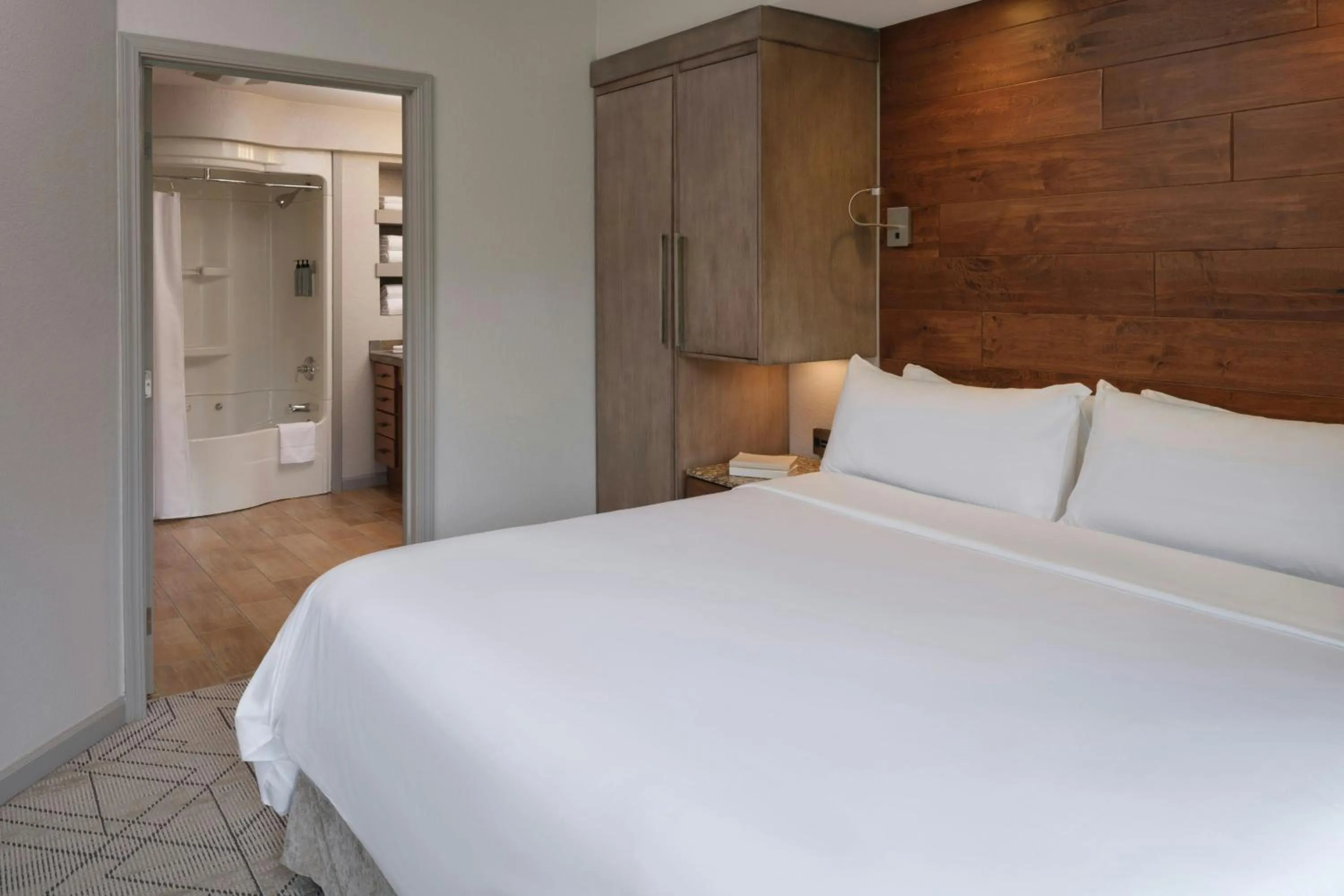 Bedroom, Bed in Sheraton Mountain Vista Villas, Avon / Vail Valley