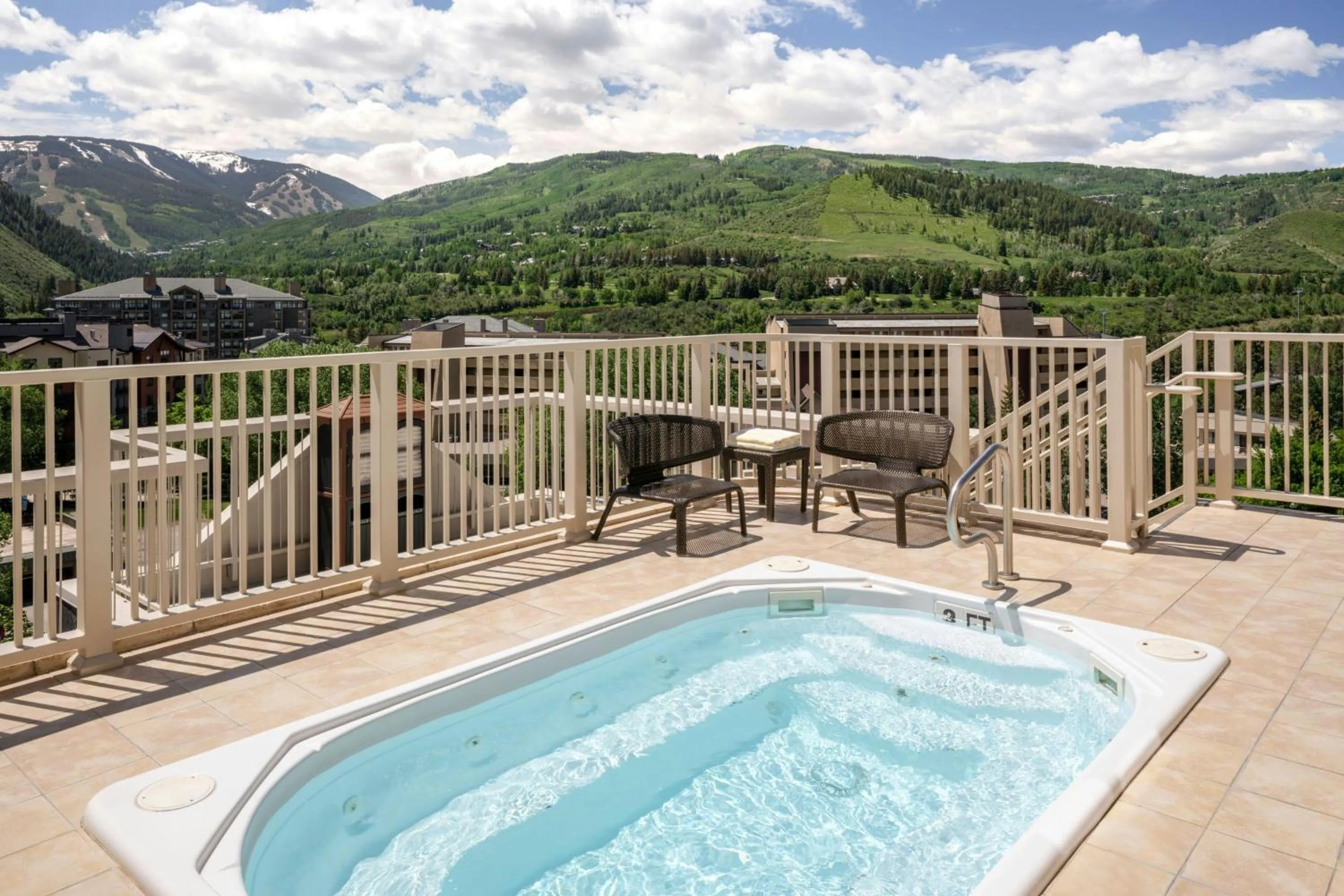 Swimming pool in Sheraton Mountain Vista Villas, Avon / Vail Valley
