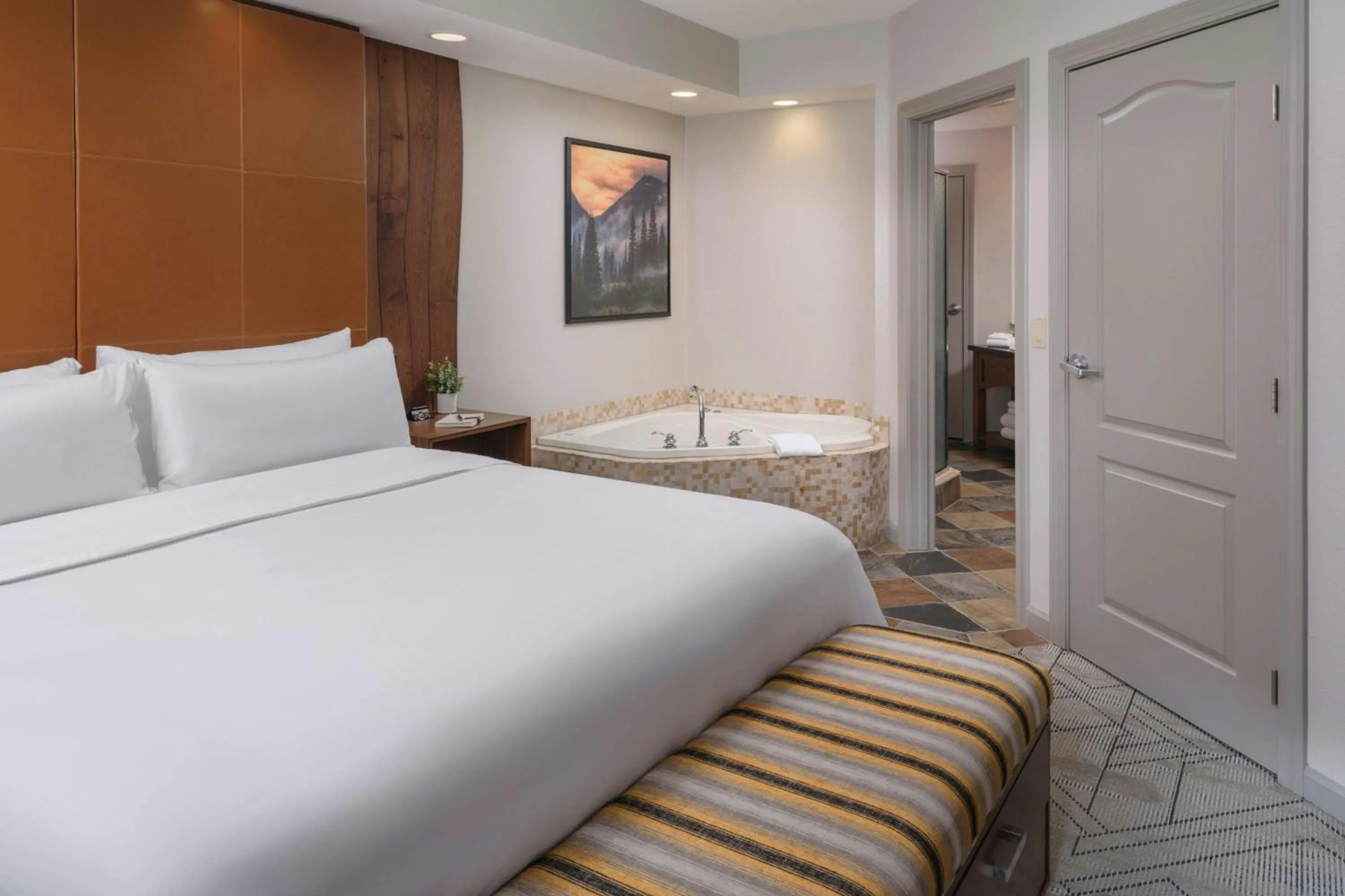 Bedroom, Bed in Sheraton Mountain Vista Villas, Avon / Vail Valley