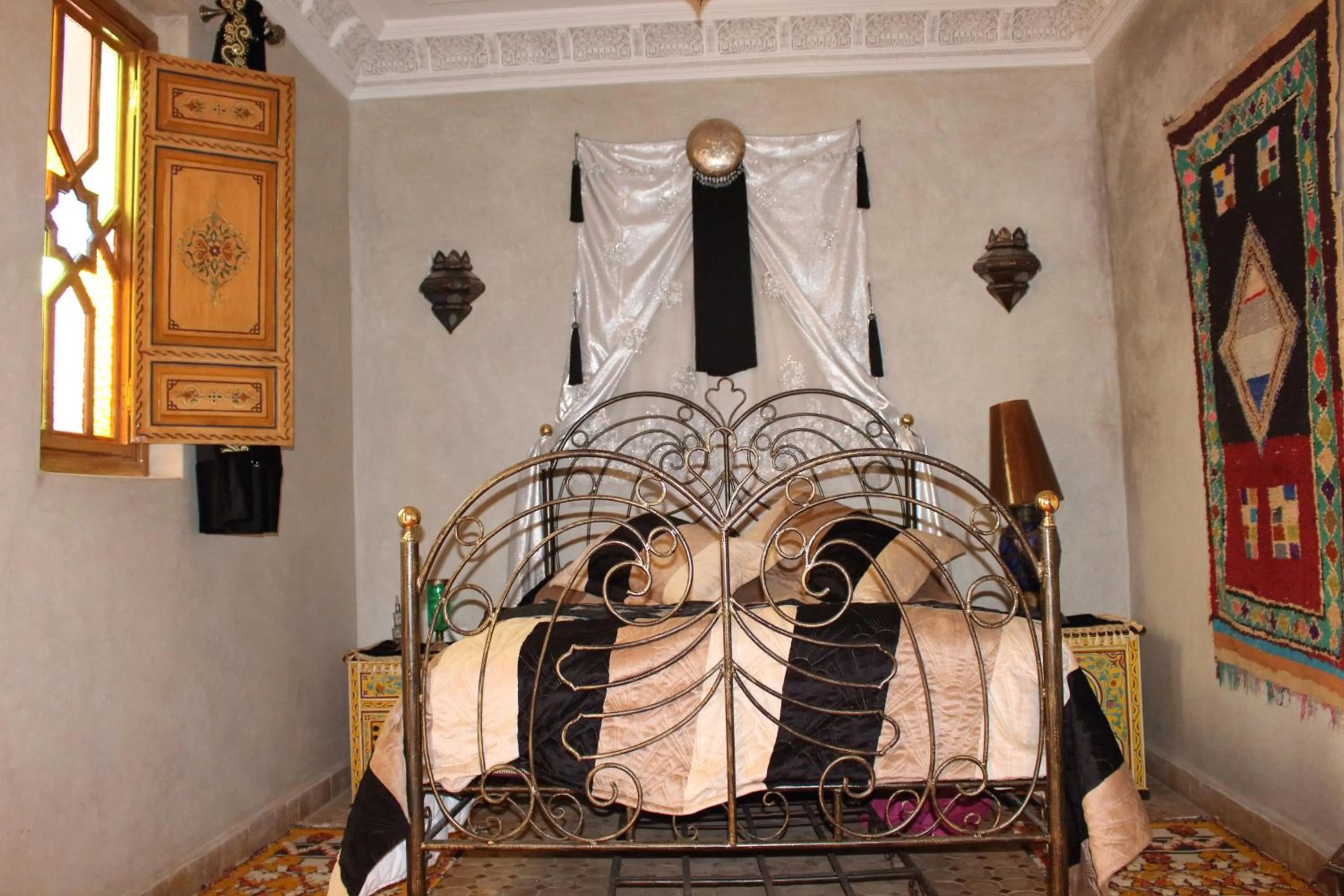 Bedroom, Bed in RIAD MAKENE MOUCHKILL