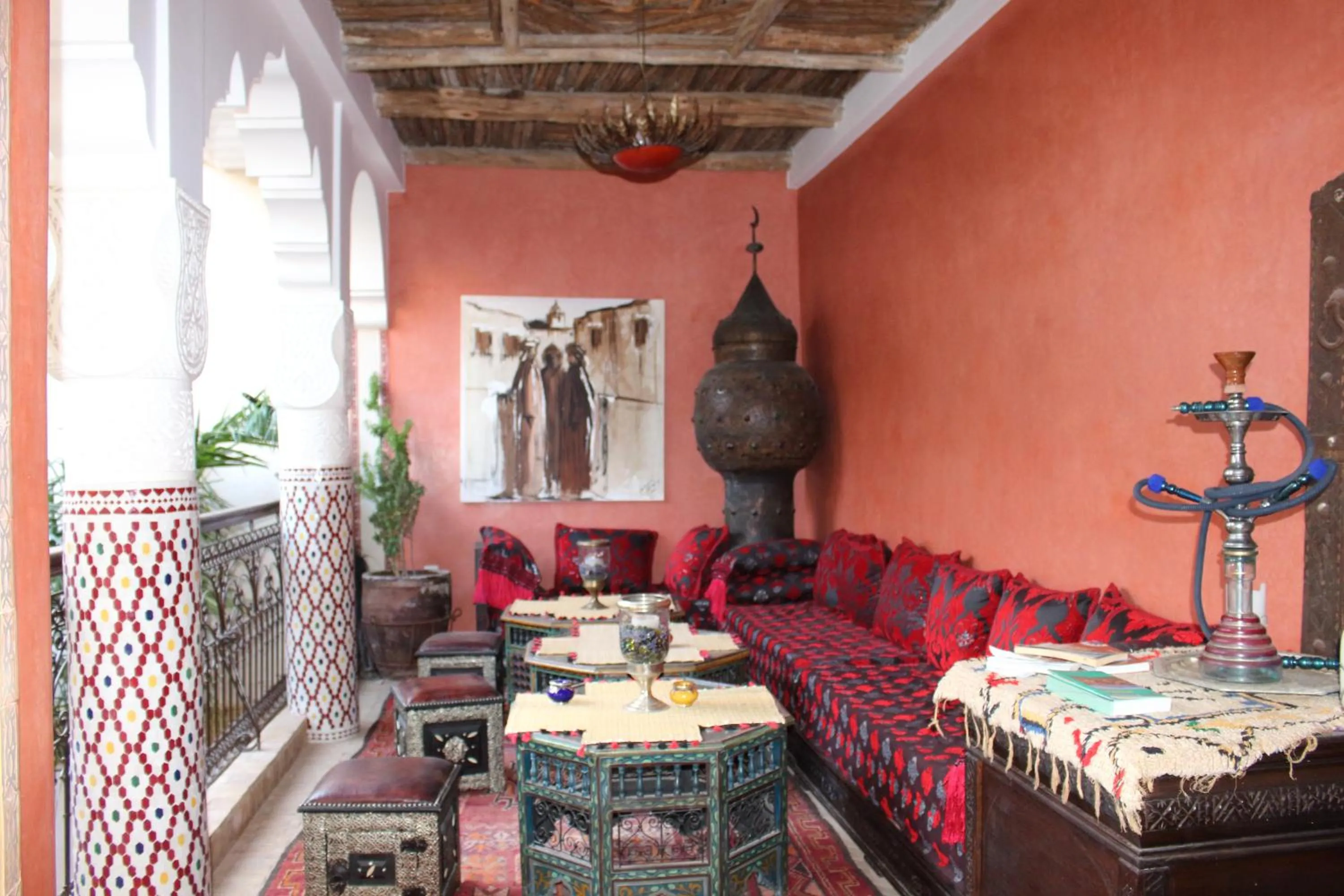 Lounge or bar in RIAD MAKENE MOUCHKILL