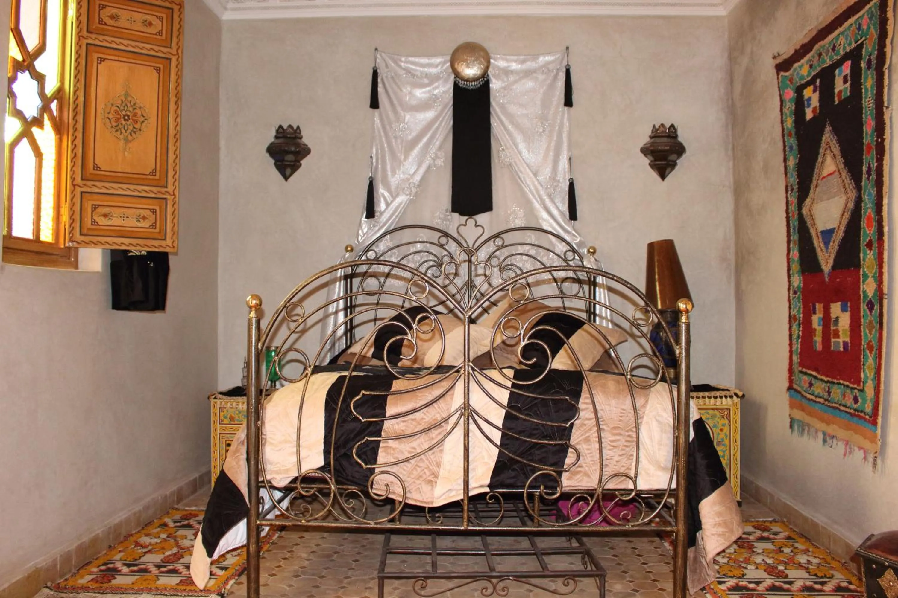 Bed in RIAD MAKENE MOUCHKILL