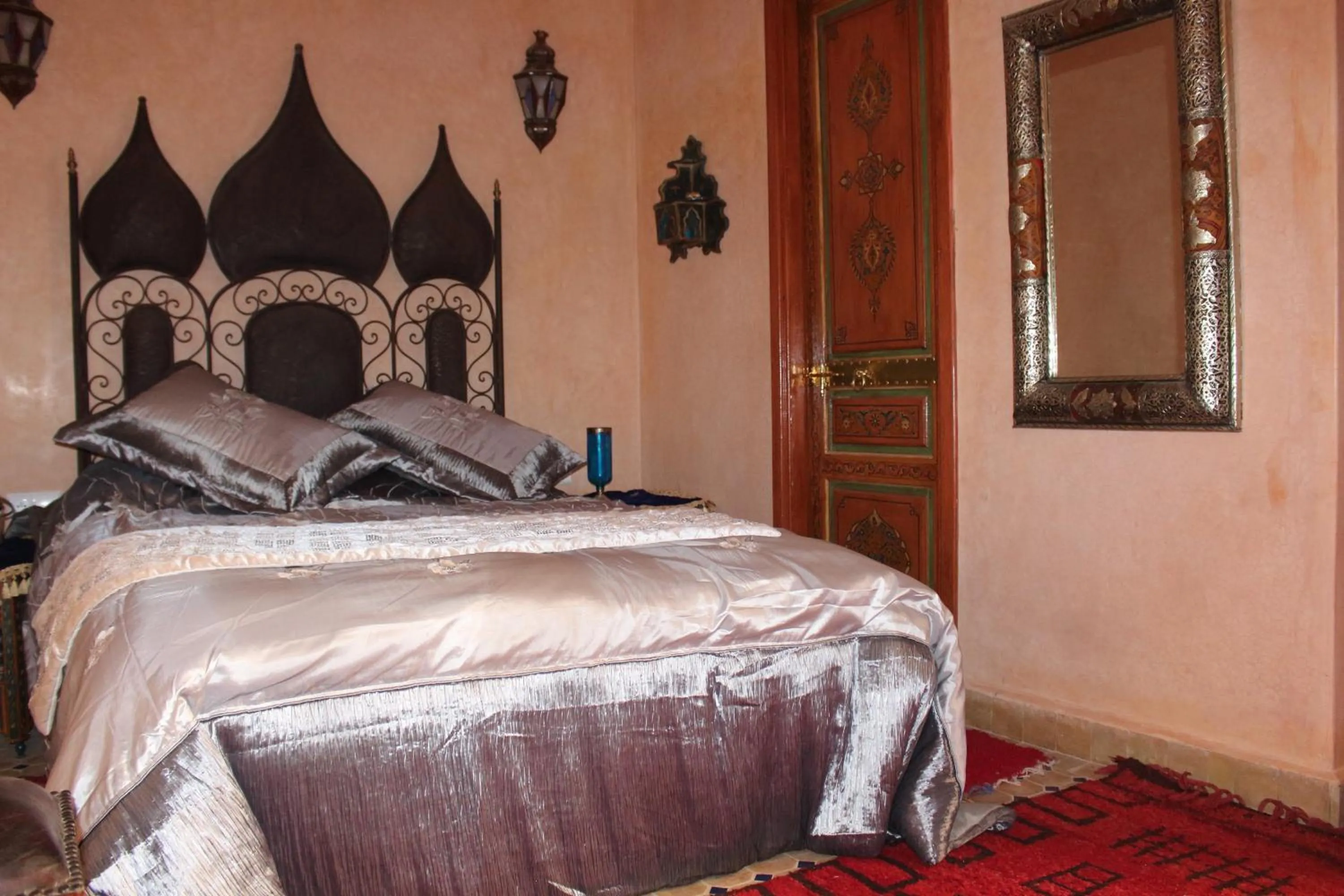 Bed in RIAD MAKENE MOUCHKILL
