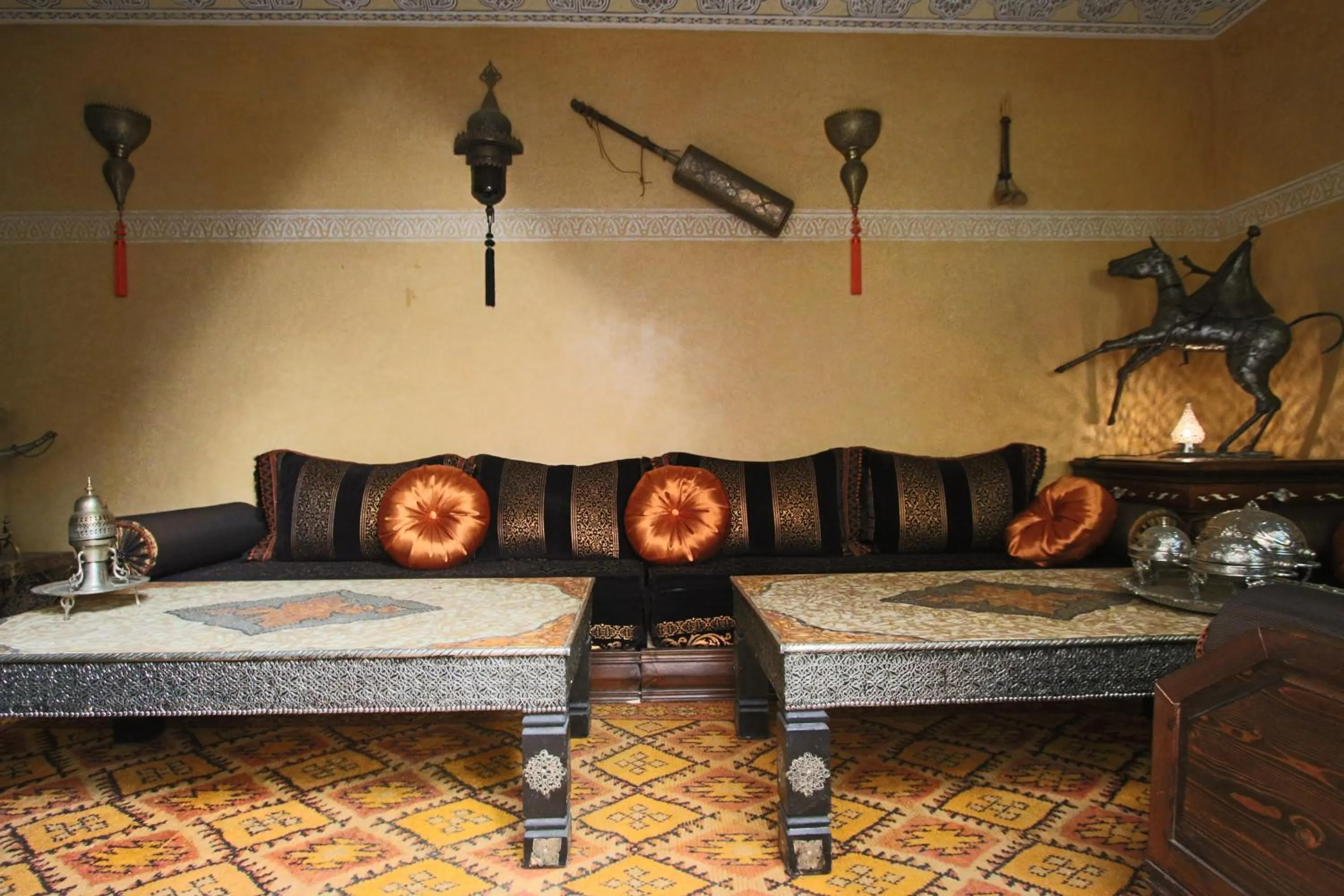 Living room in RIAD MAKENE MOUCHKILL