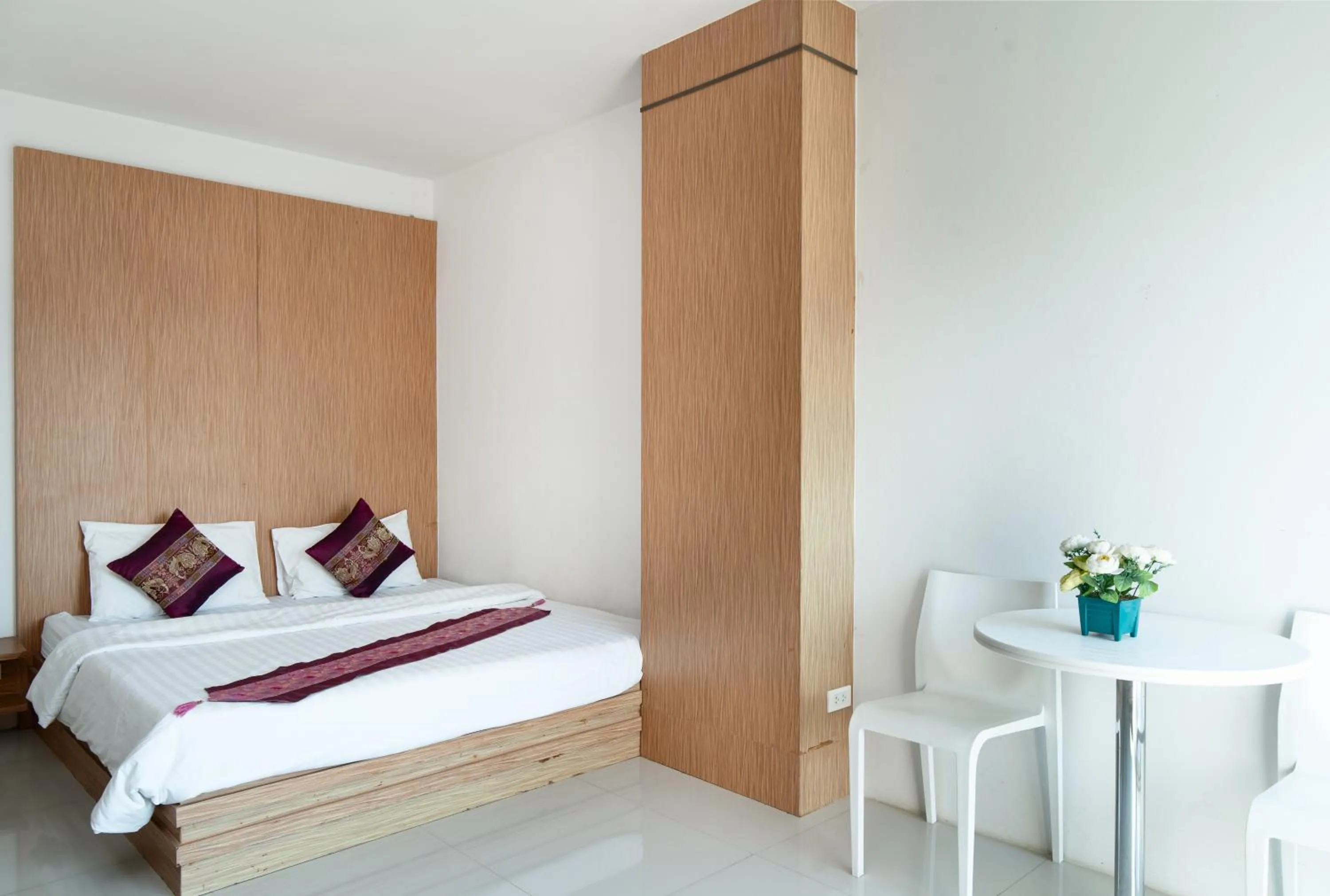 Bed in Riski Residence Ngamwongwan