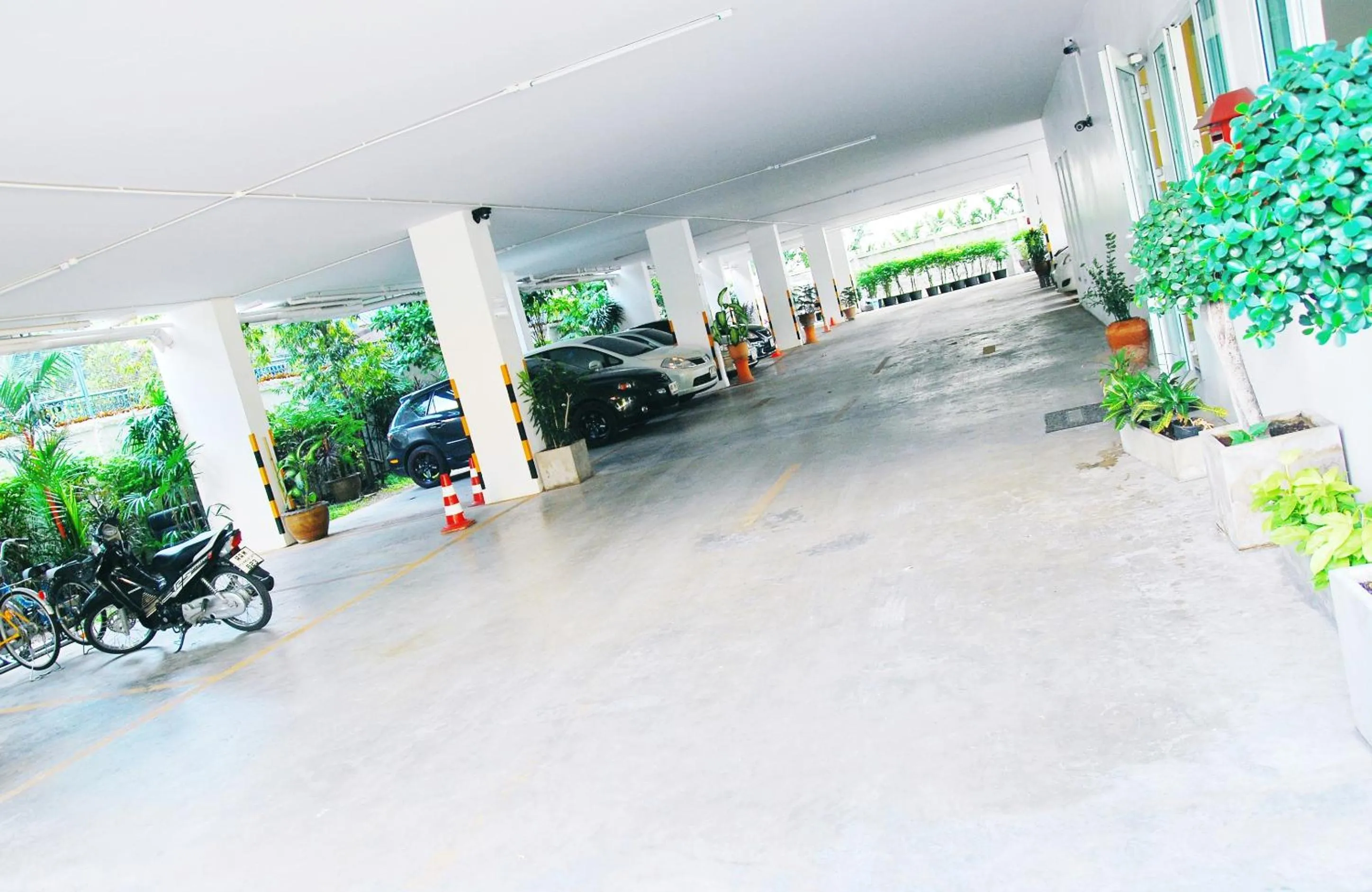 Parking in Riski Residence Ngamwongwan