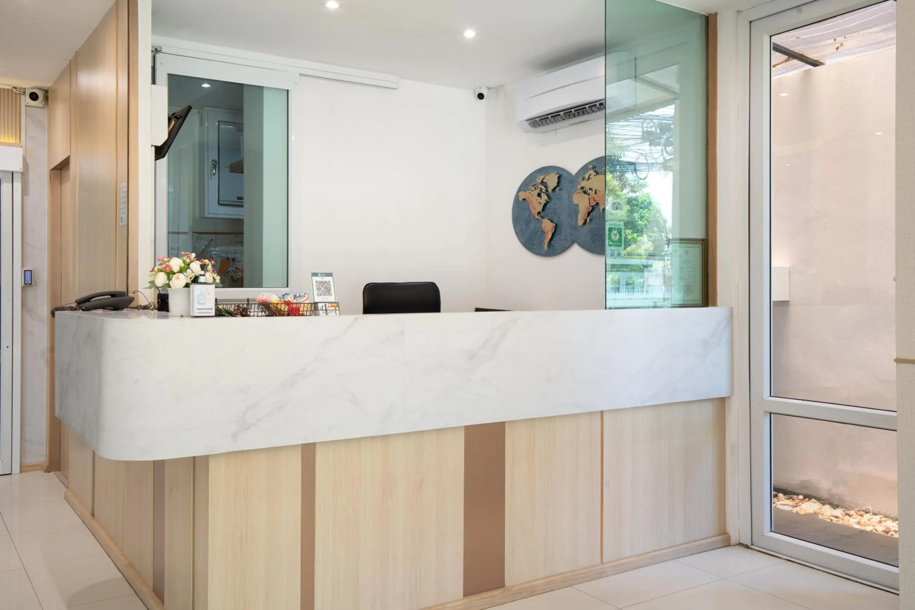 Lobby or reception in Riski Residence Ngamwongwan