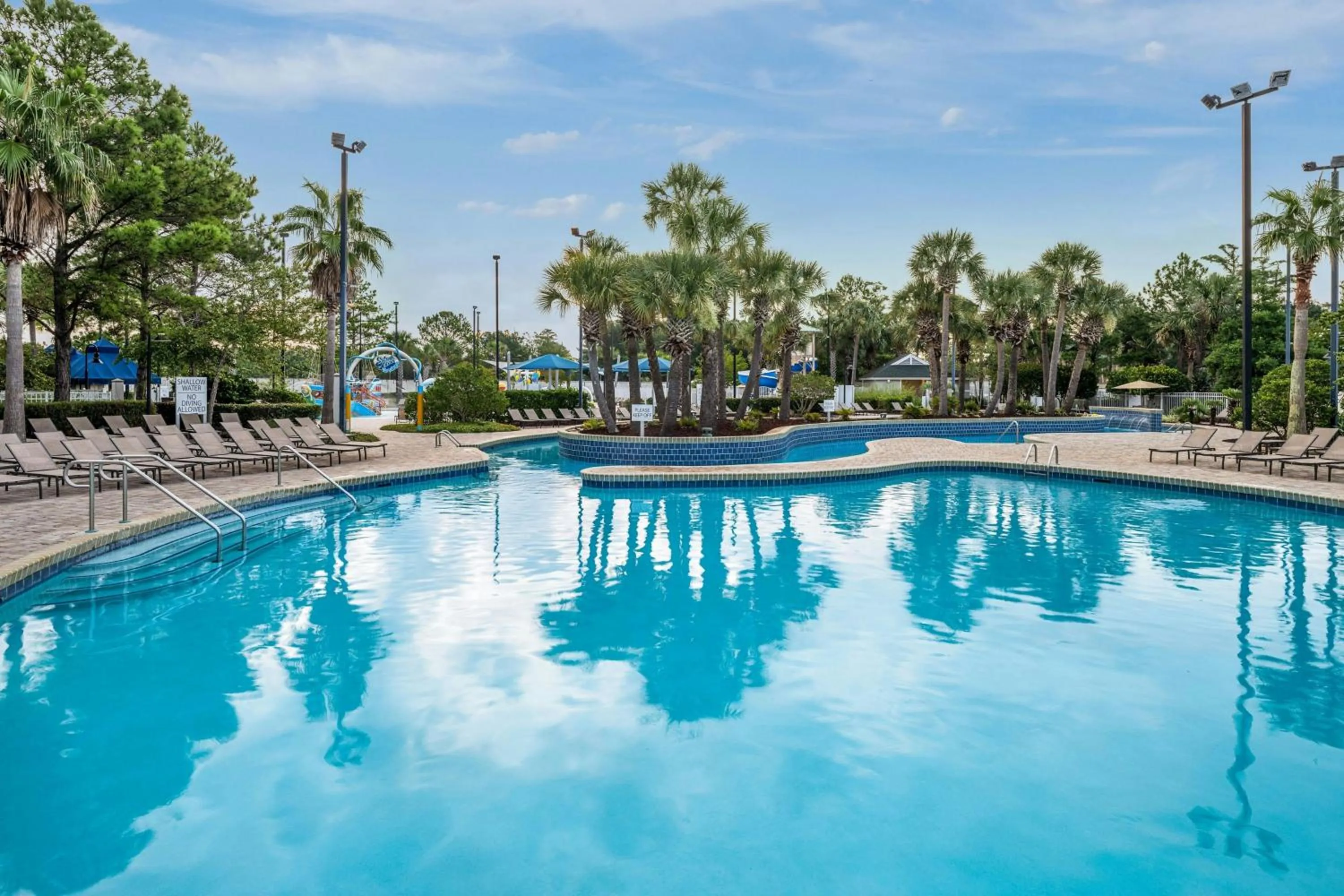 Swimming pool in Sheraton Broadway Resort Villas