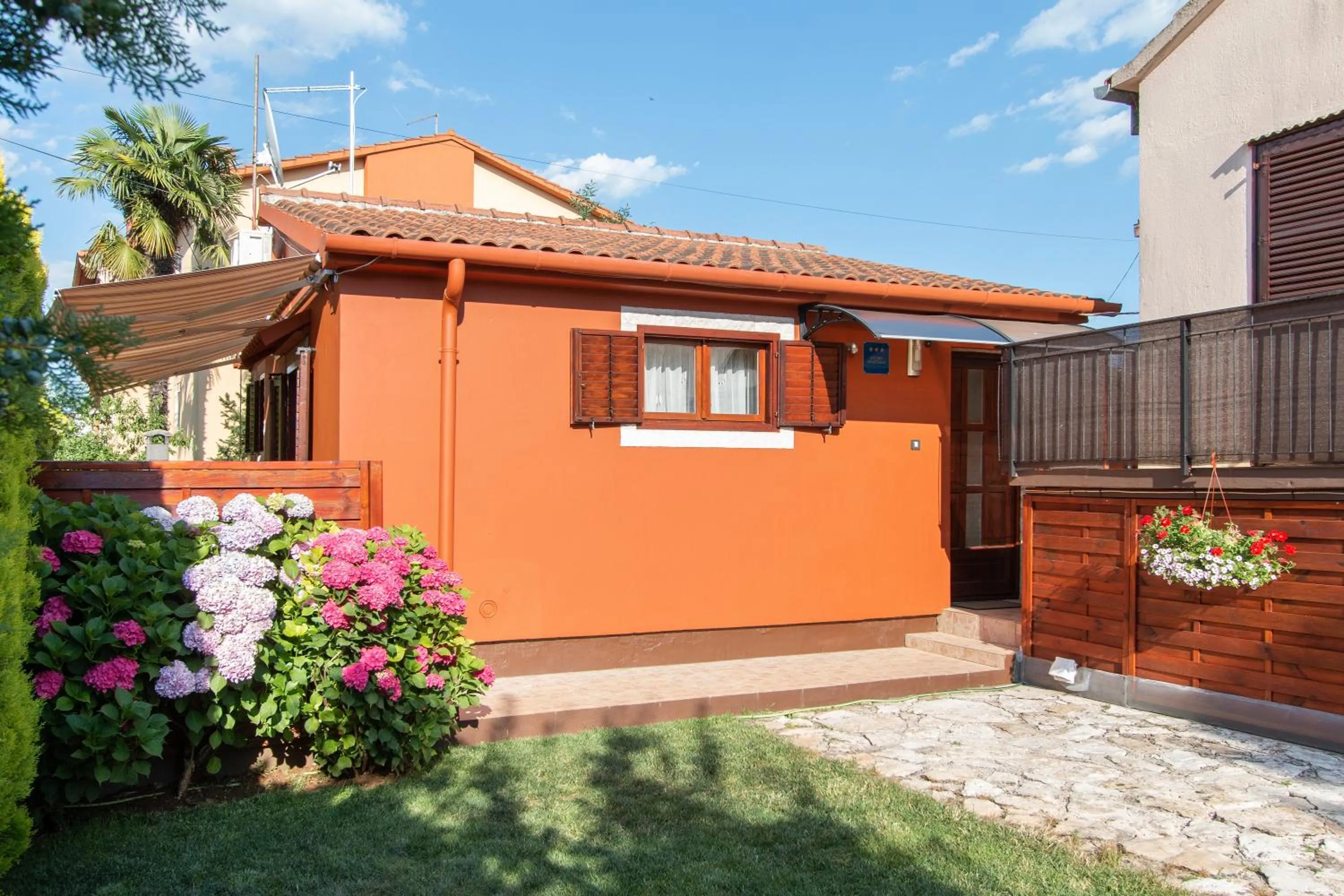 Property building in Apartman Studio Erin