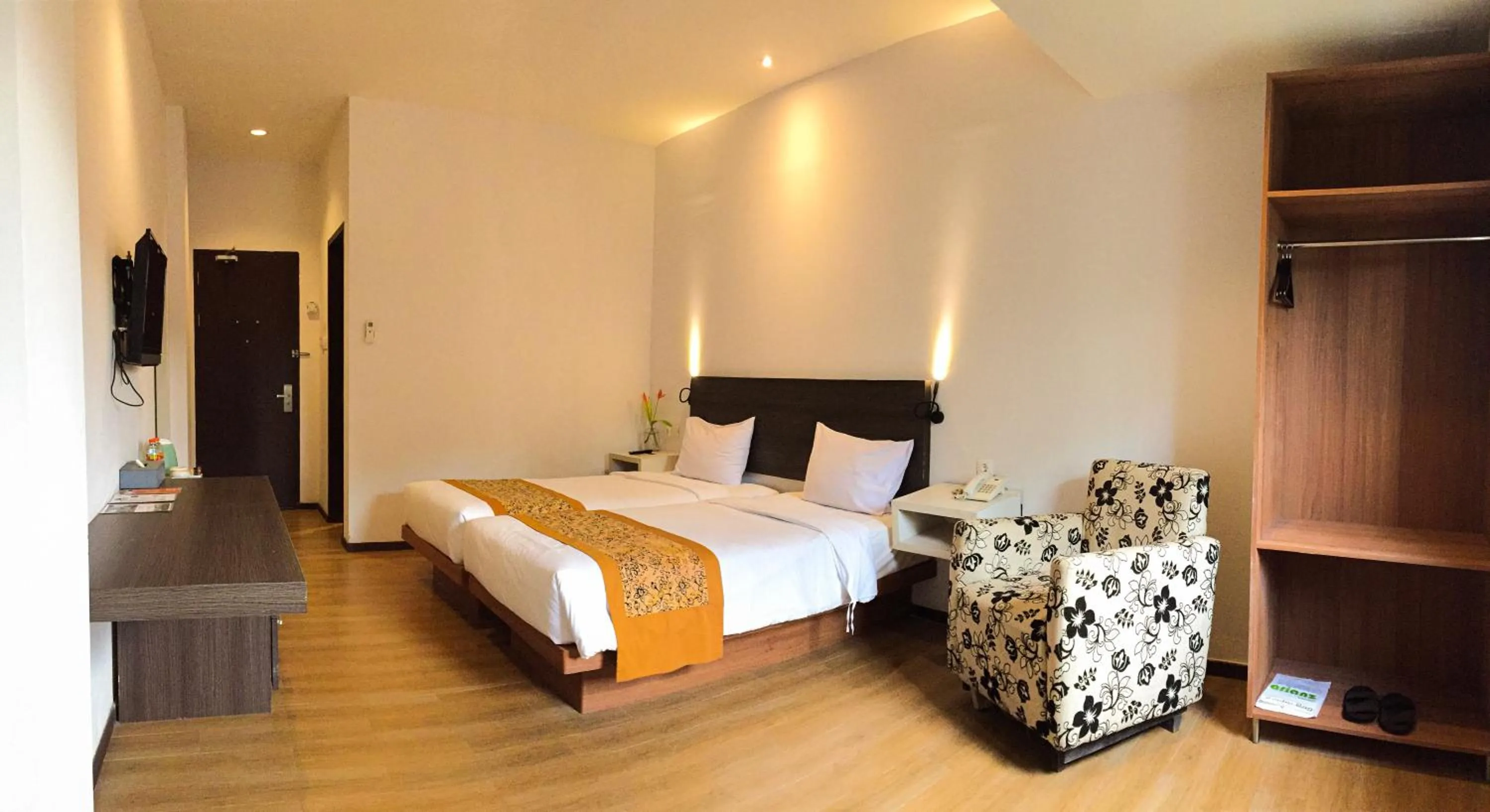 Bedroom, Bed in Sunwood Hotel Arianz Mataram