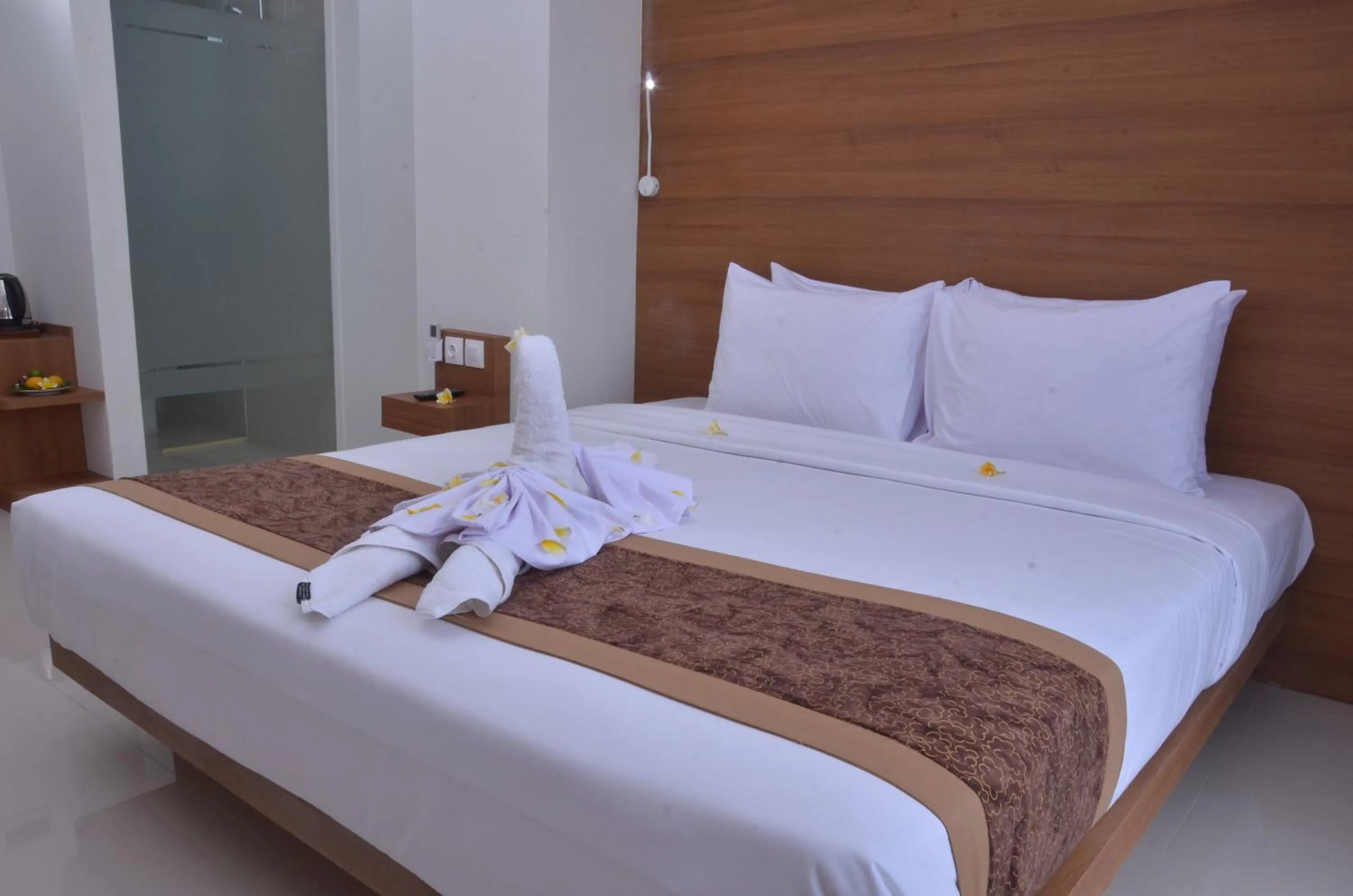 Bedroom, Bed in Sunwood Hotel Arianz Mataram