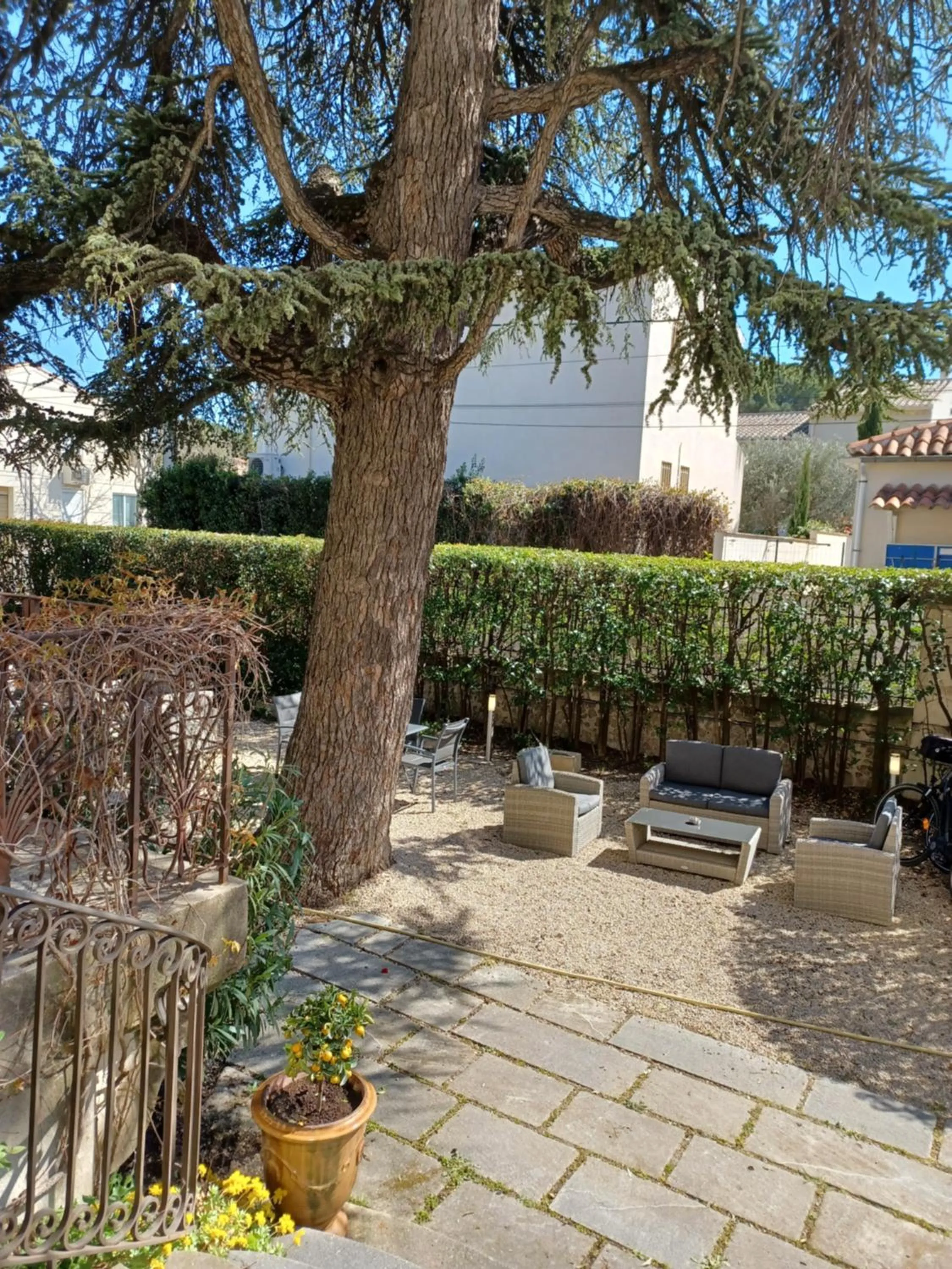 Property building in Le Castelet des Alpilles