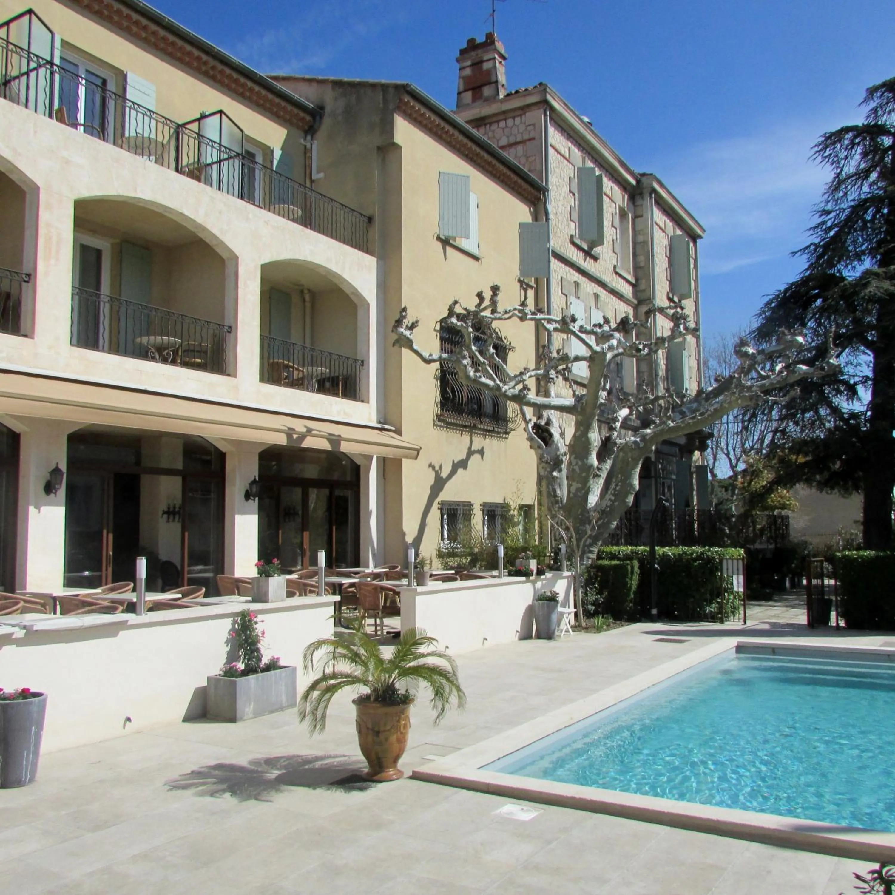 Property building in Le Castelet des Alpilles