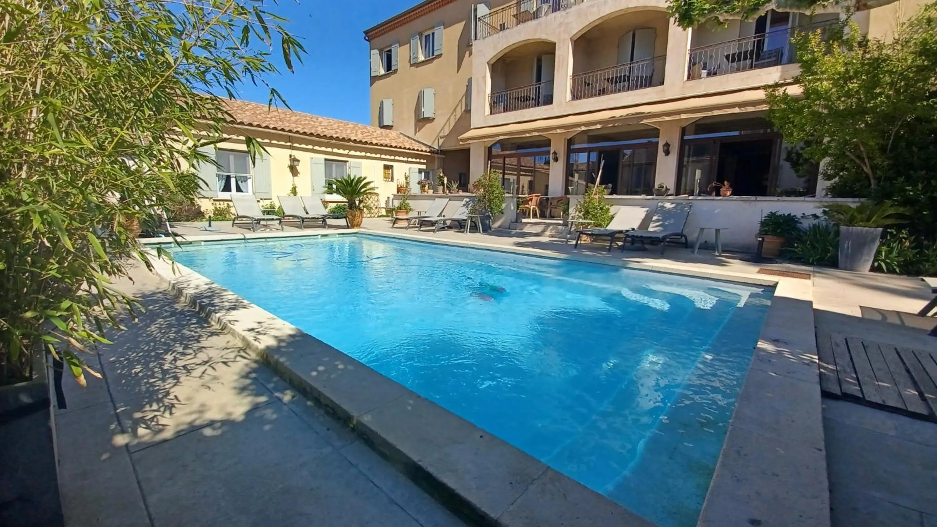 Swimming pool in Le Castelet des Alpilles