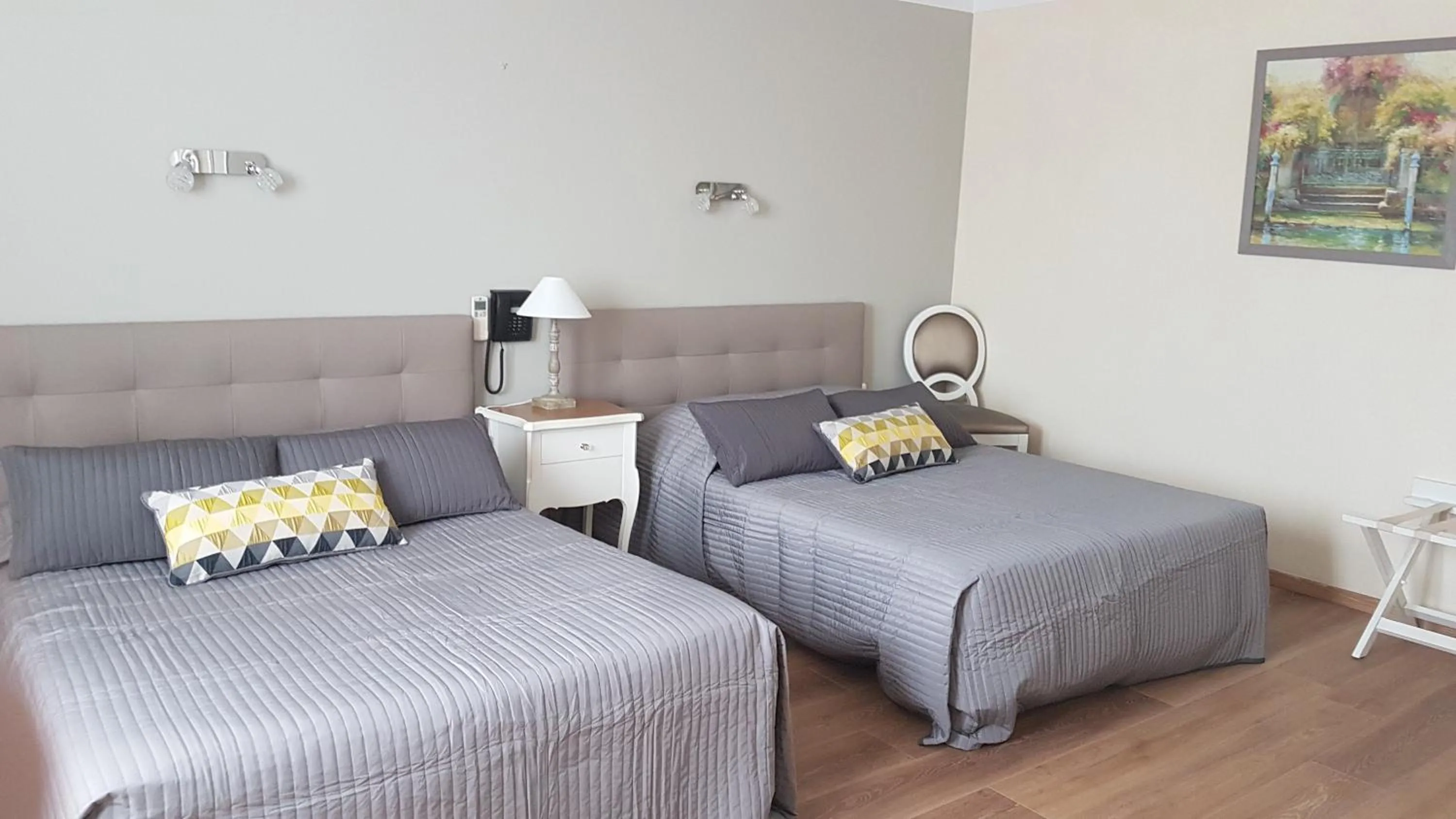 Photo of the whole room, Bed in Le Castelet des Alpilles