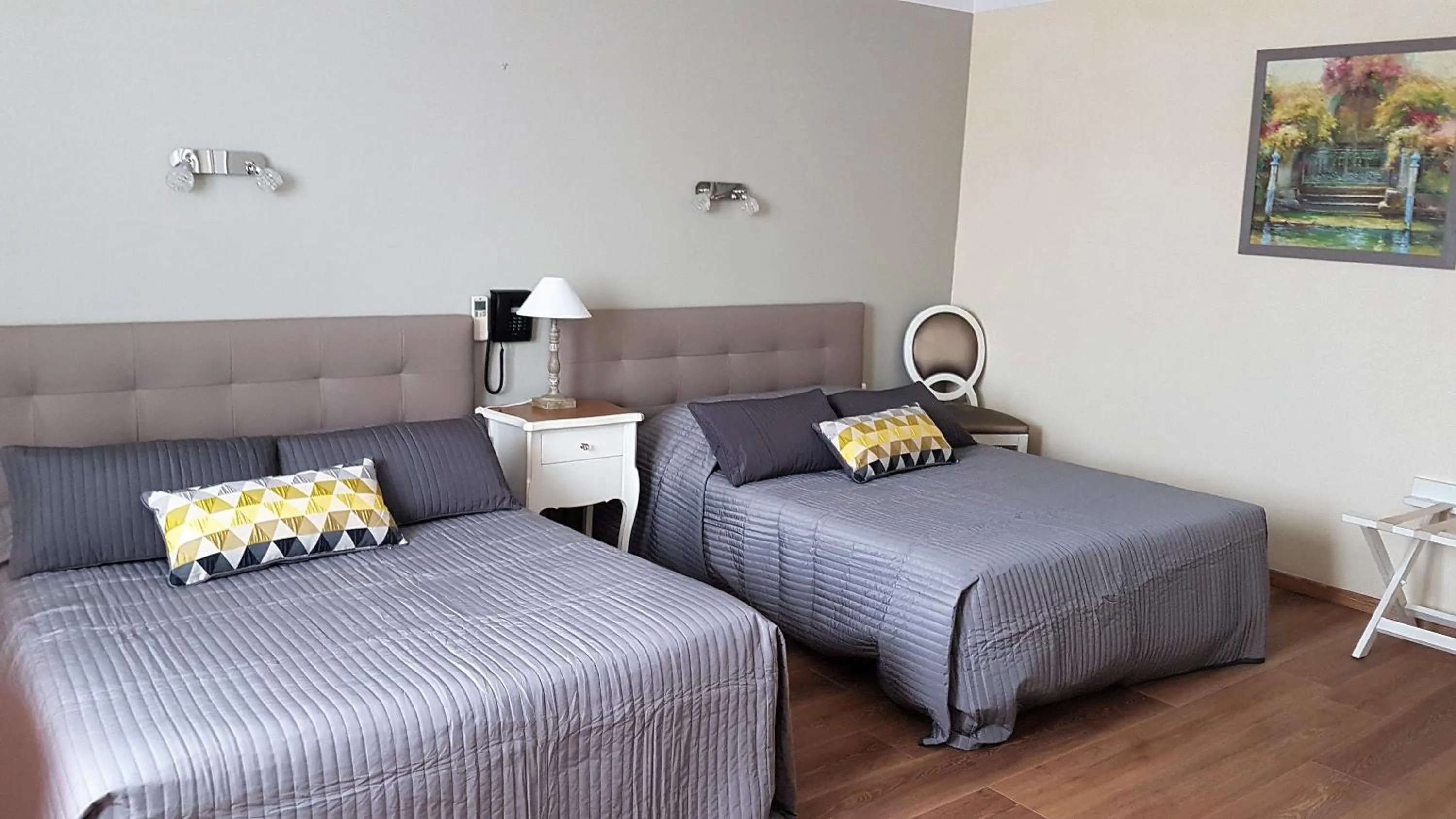 Property building, Bed in Le Castelet des Alpilles