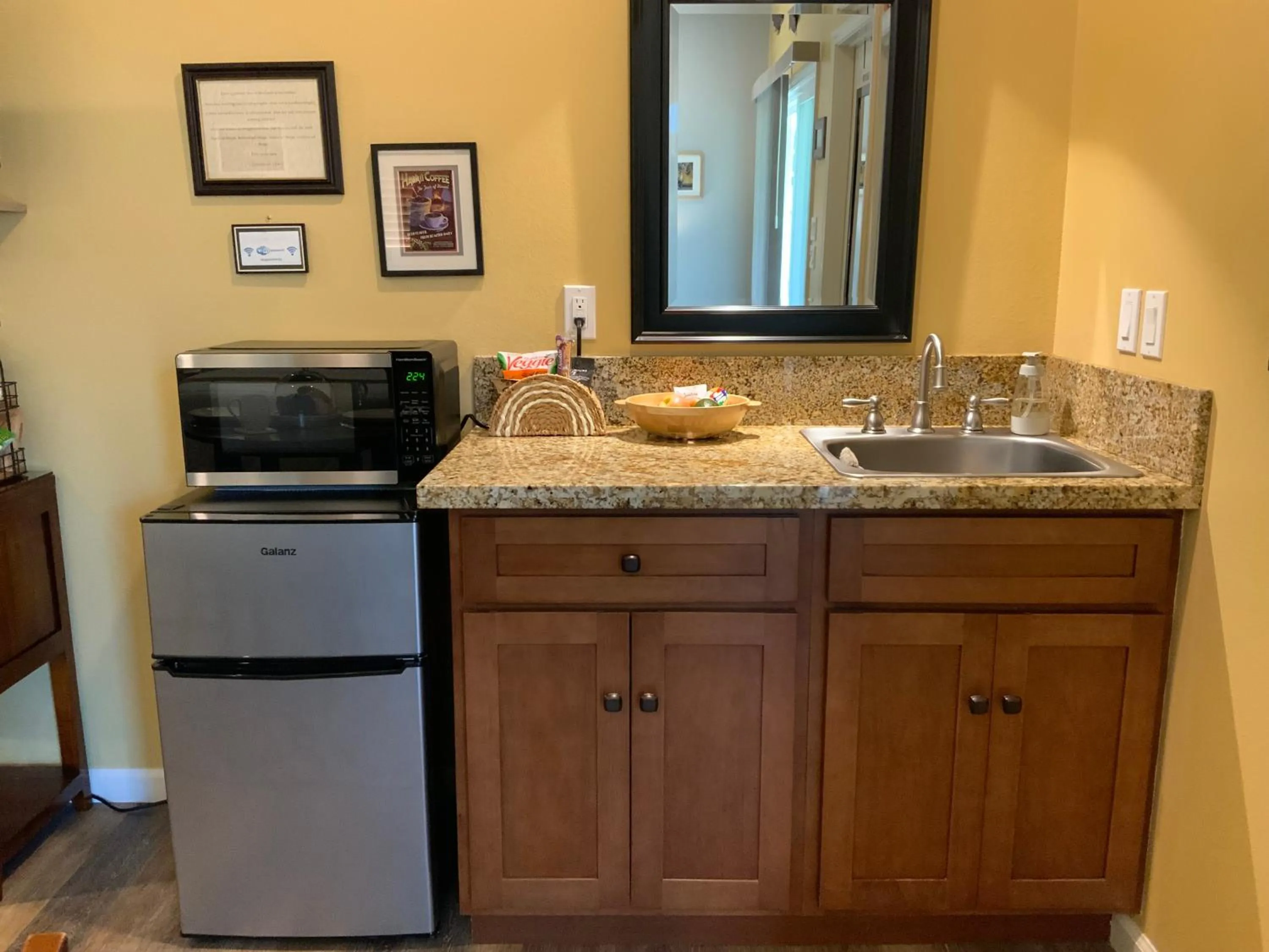 Kitchen or kitchenette in Kilauea House