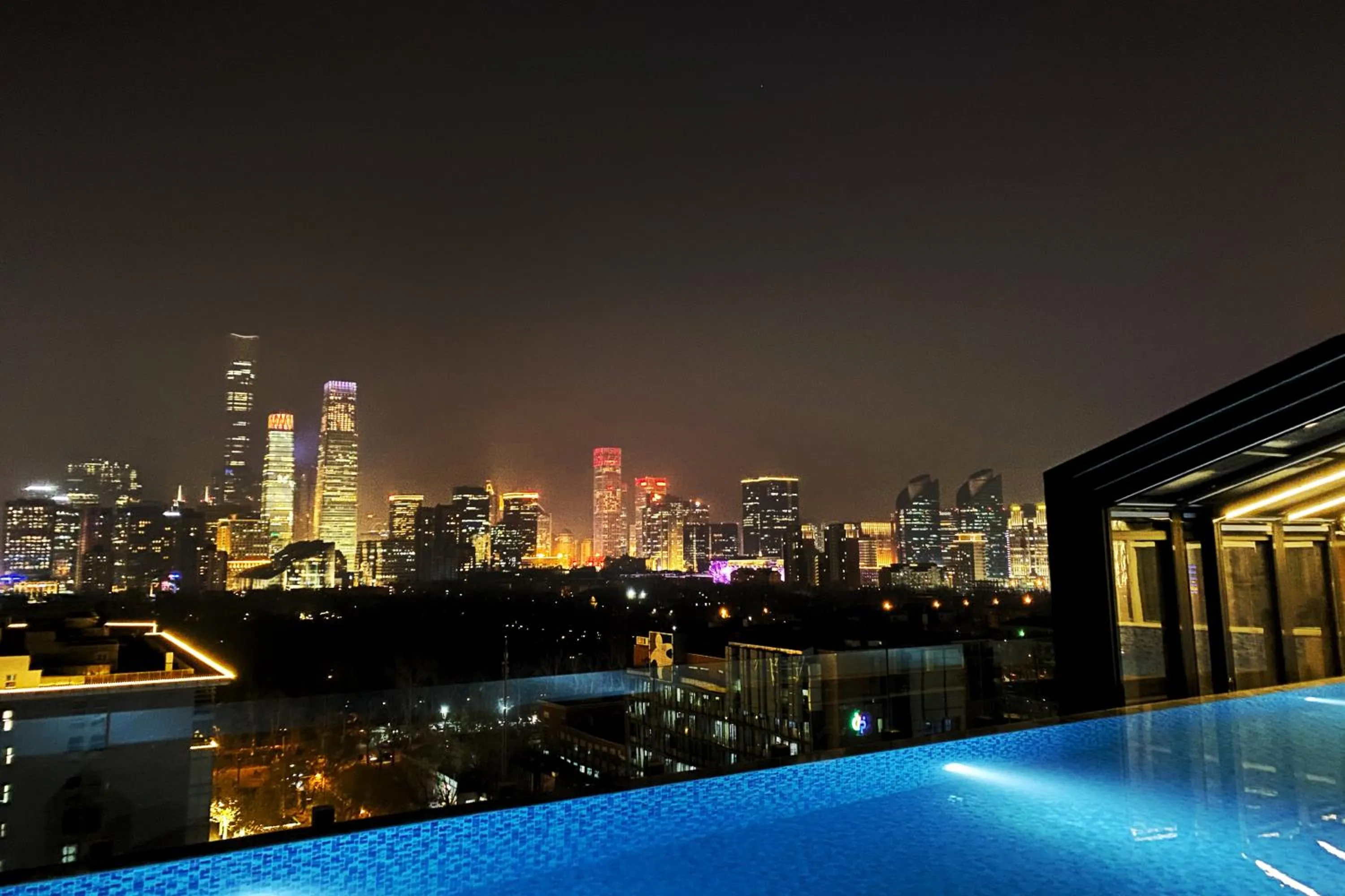 Swimming pool in Livefortuna Hotel