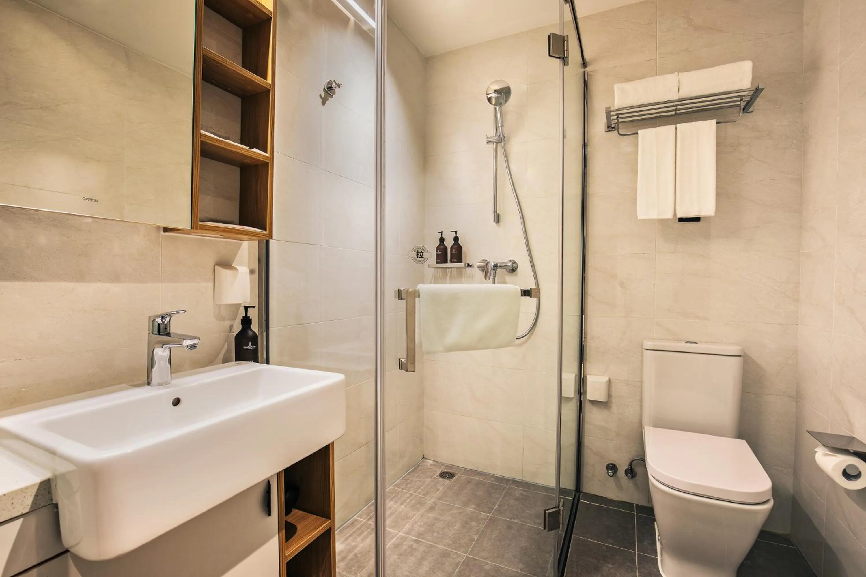 Toilet in Livefortuna Hotel