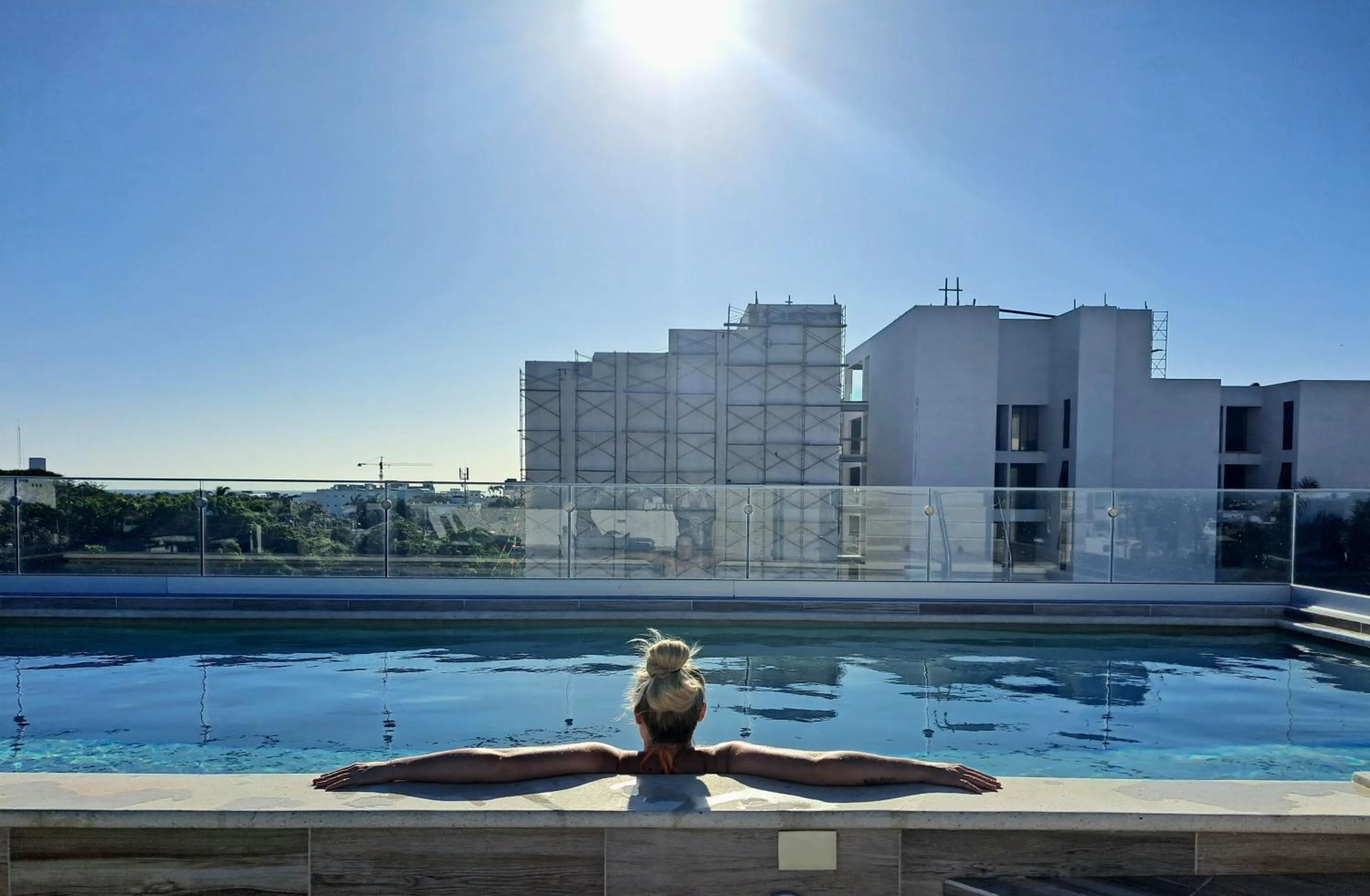 Swimming pool in Condo Kiaraluna