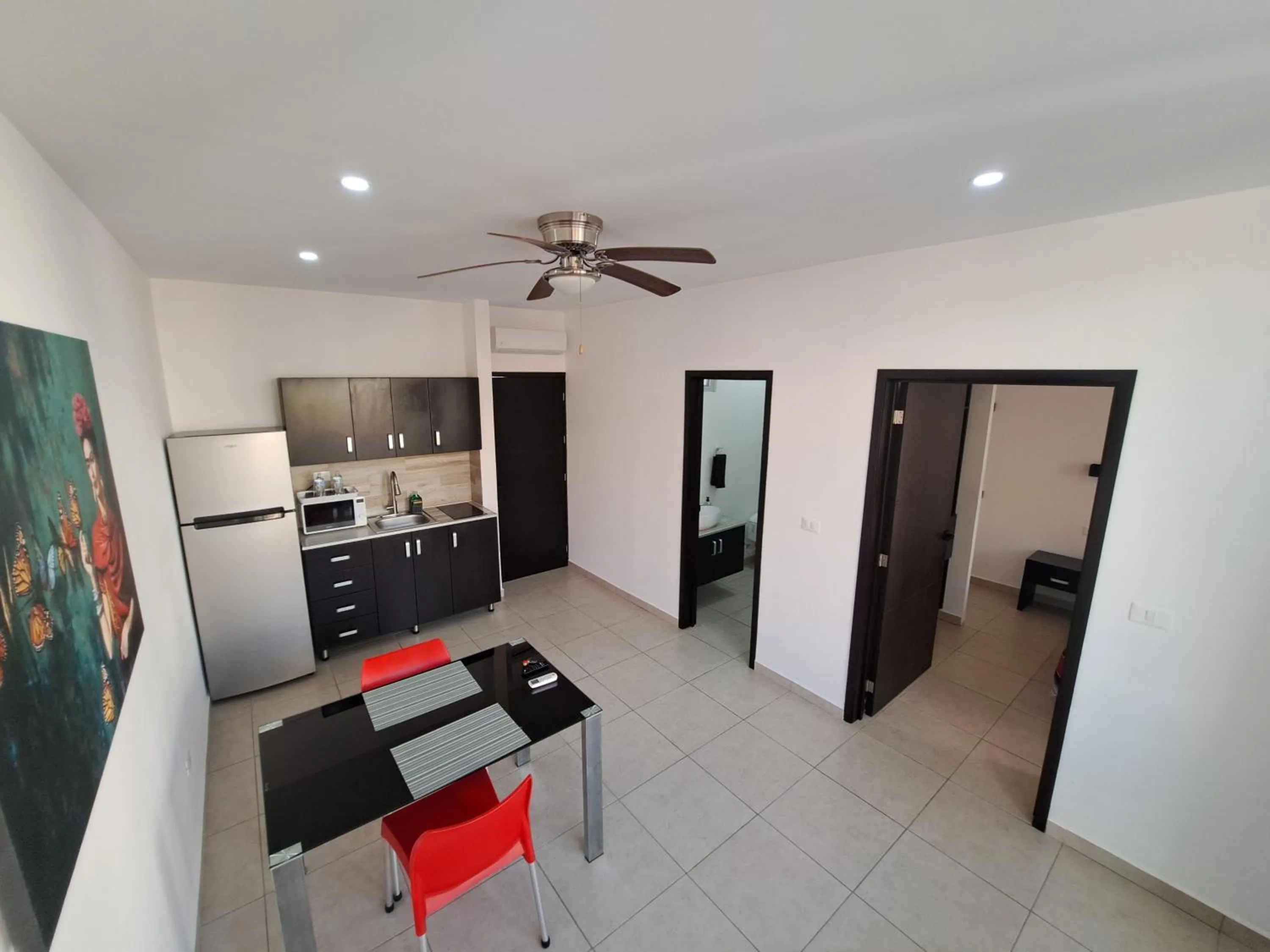 Dining area in Condo Kiaraluna