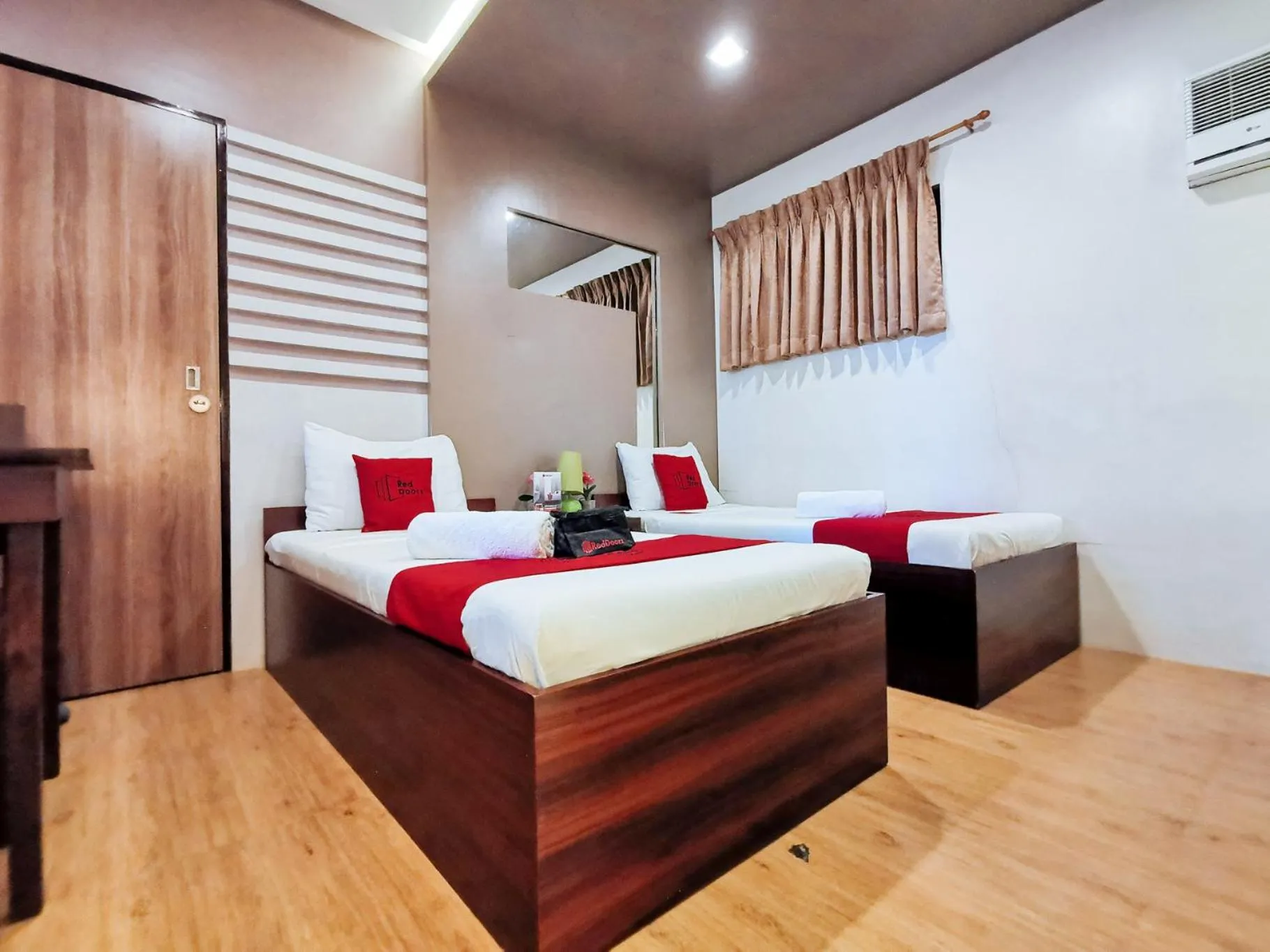 Bed in RedDoorz Plus near Robinsons Place Gensan
