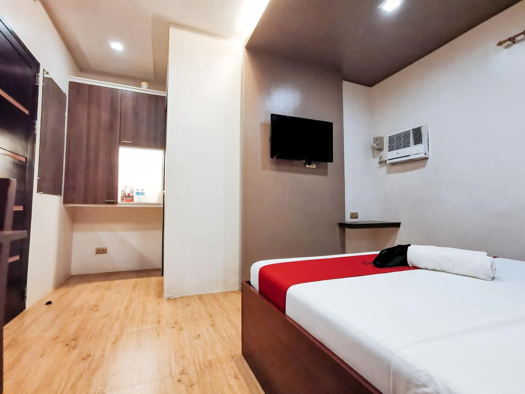 Bed in RedDoorz Plus near Robinsons Place Gensan