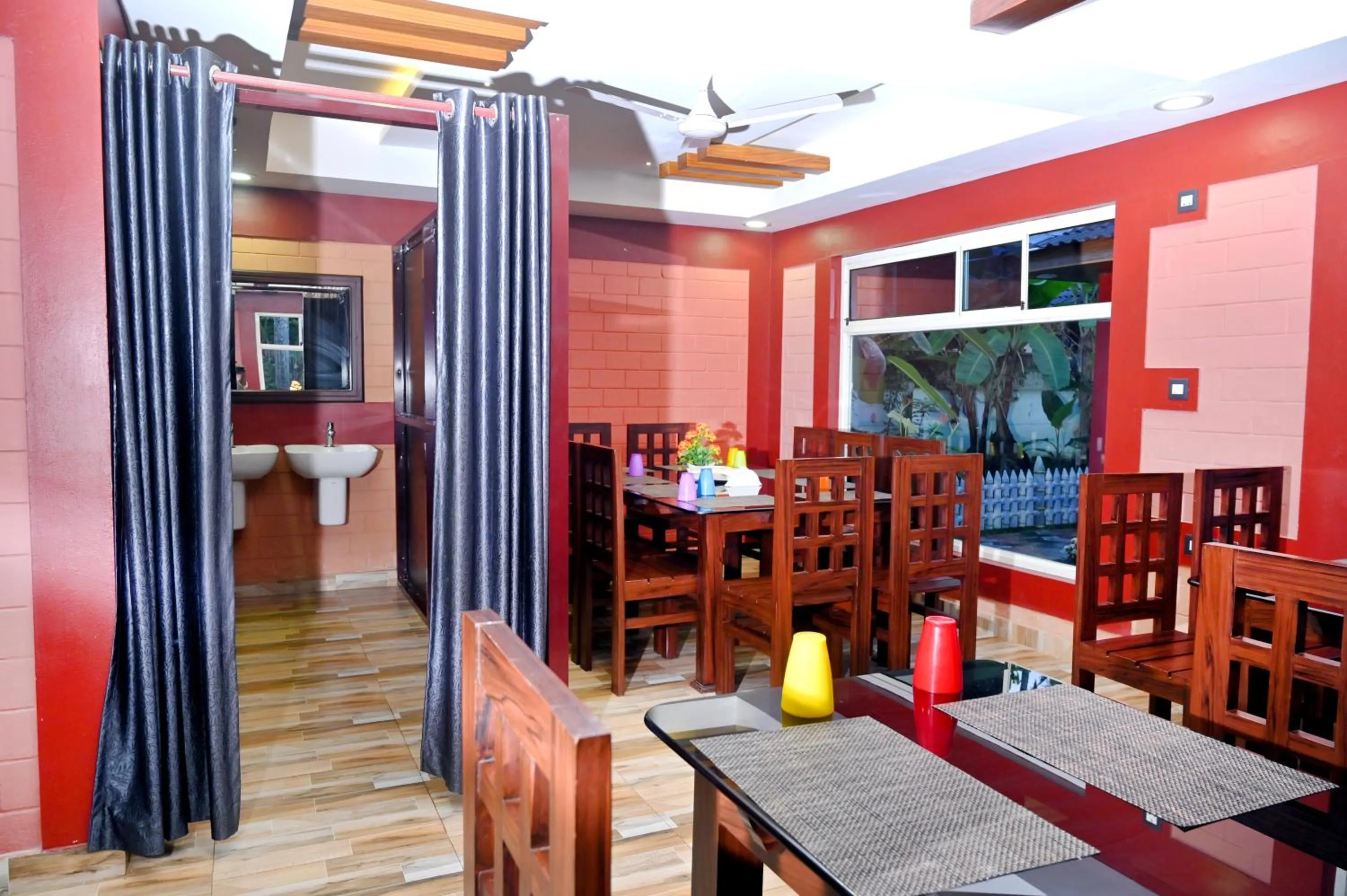 Restaurant/places to eat in LEISURE VALLEY BEACH RESORT