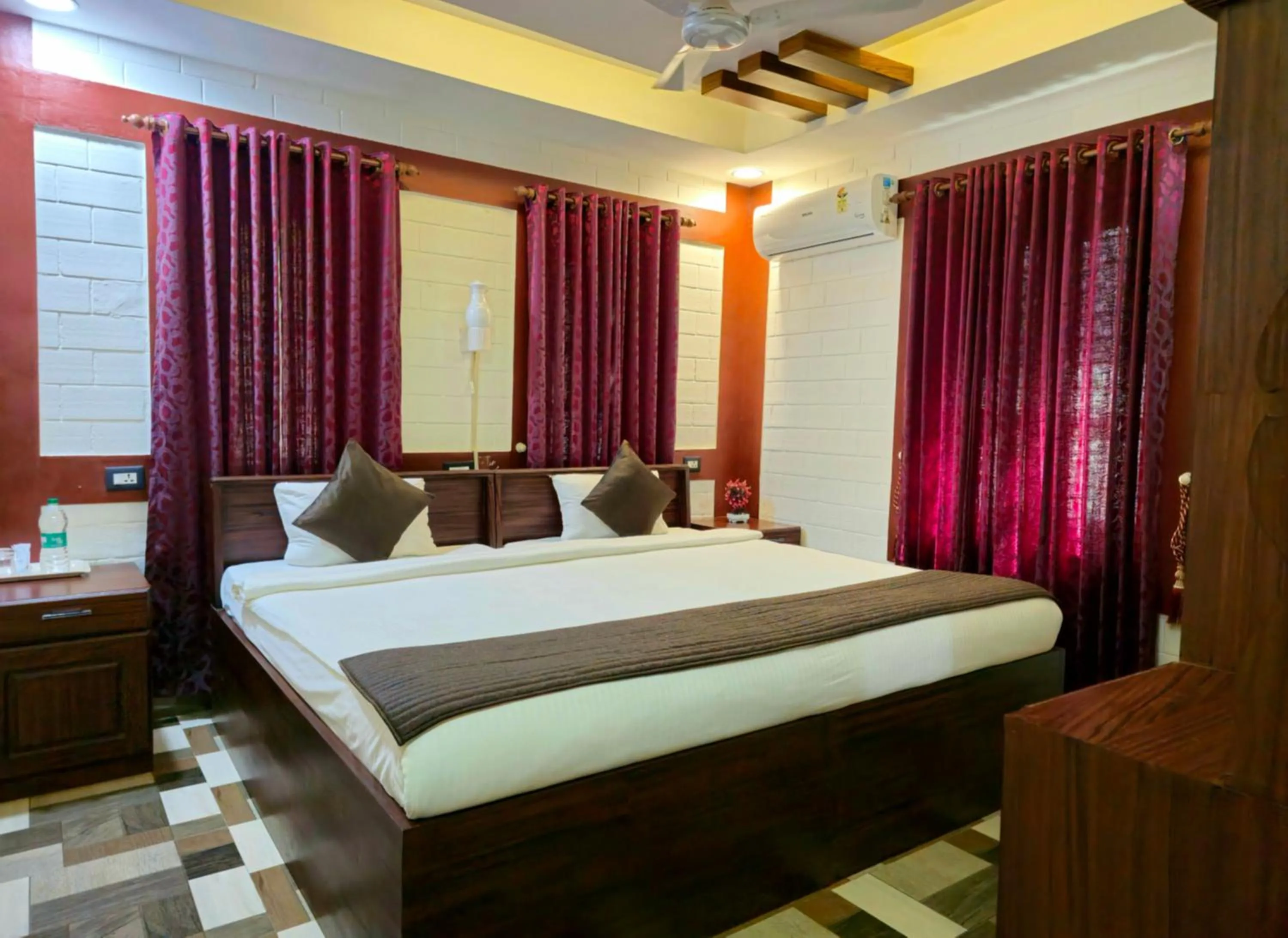 Bedroom, Bed in LEISURE VALLEY BEACH RESORT