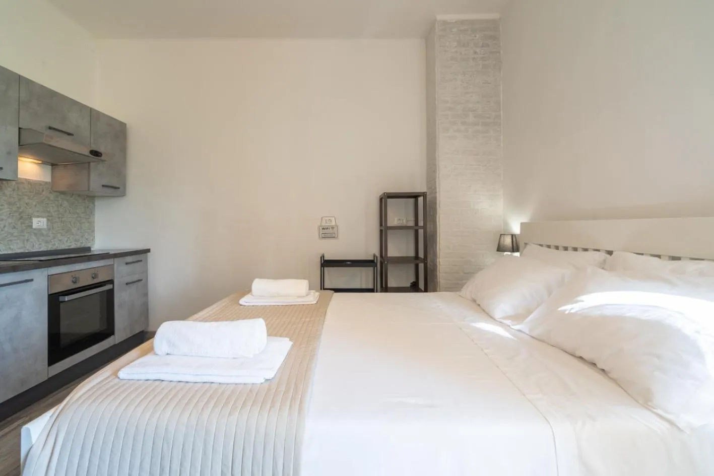 Bed in Galleria Del Reno