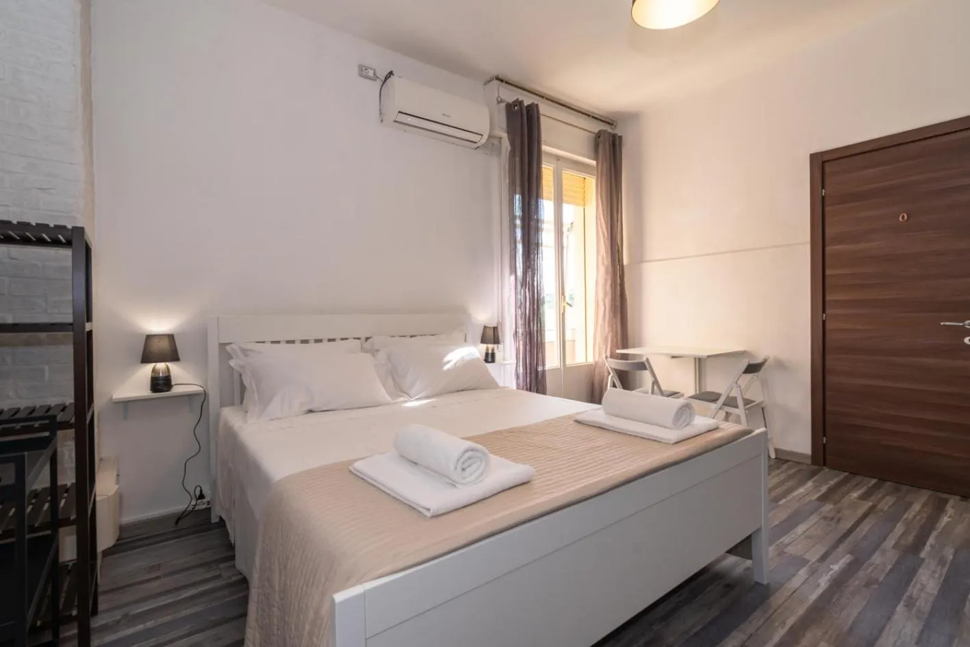 Bed in Galleria Del Reno