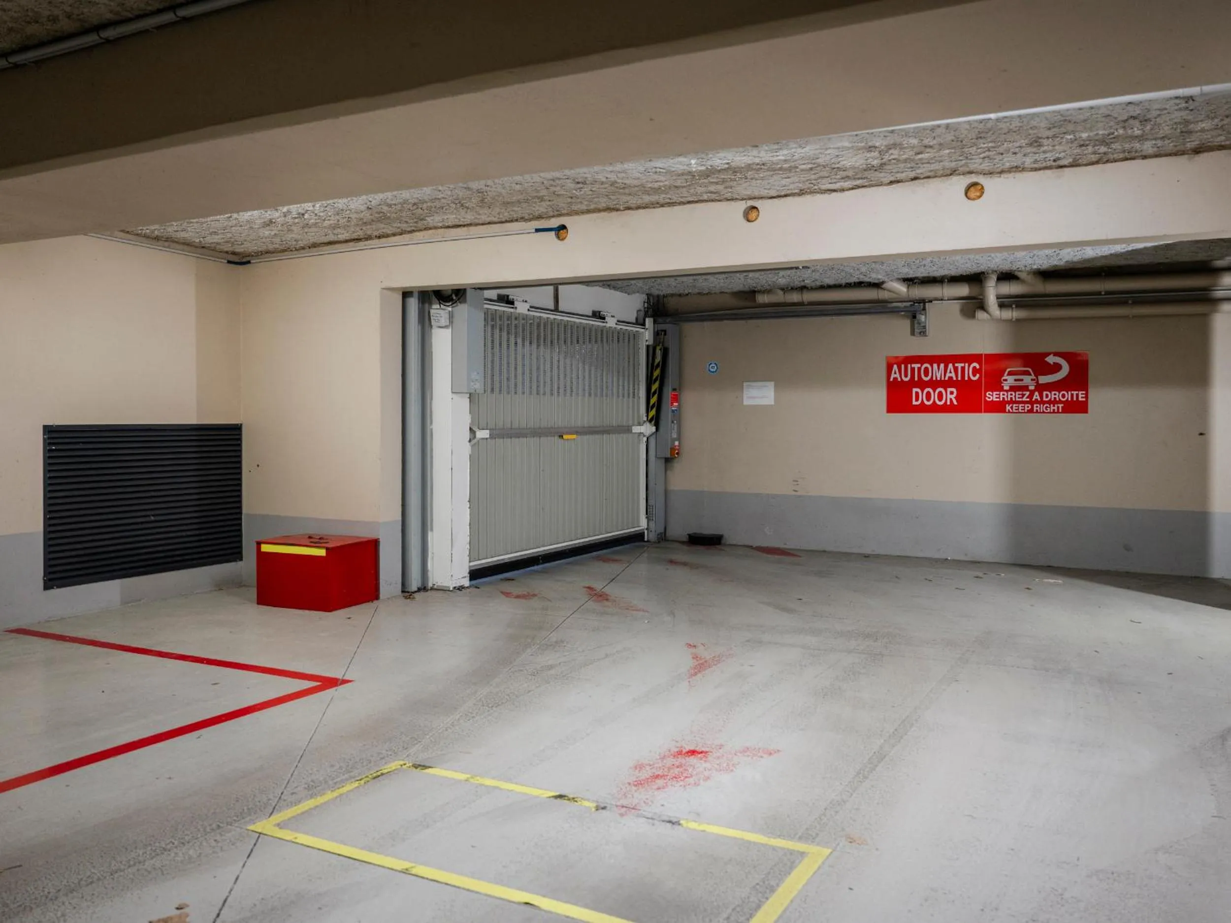 Parking in Holiday Inn Express Saint-Nazaire by IHG