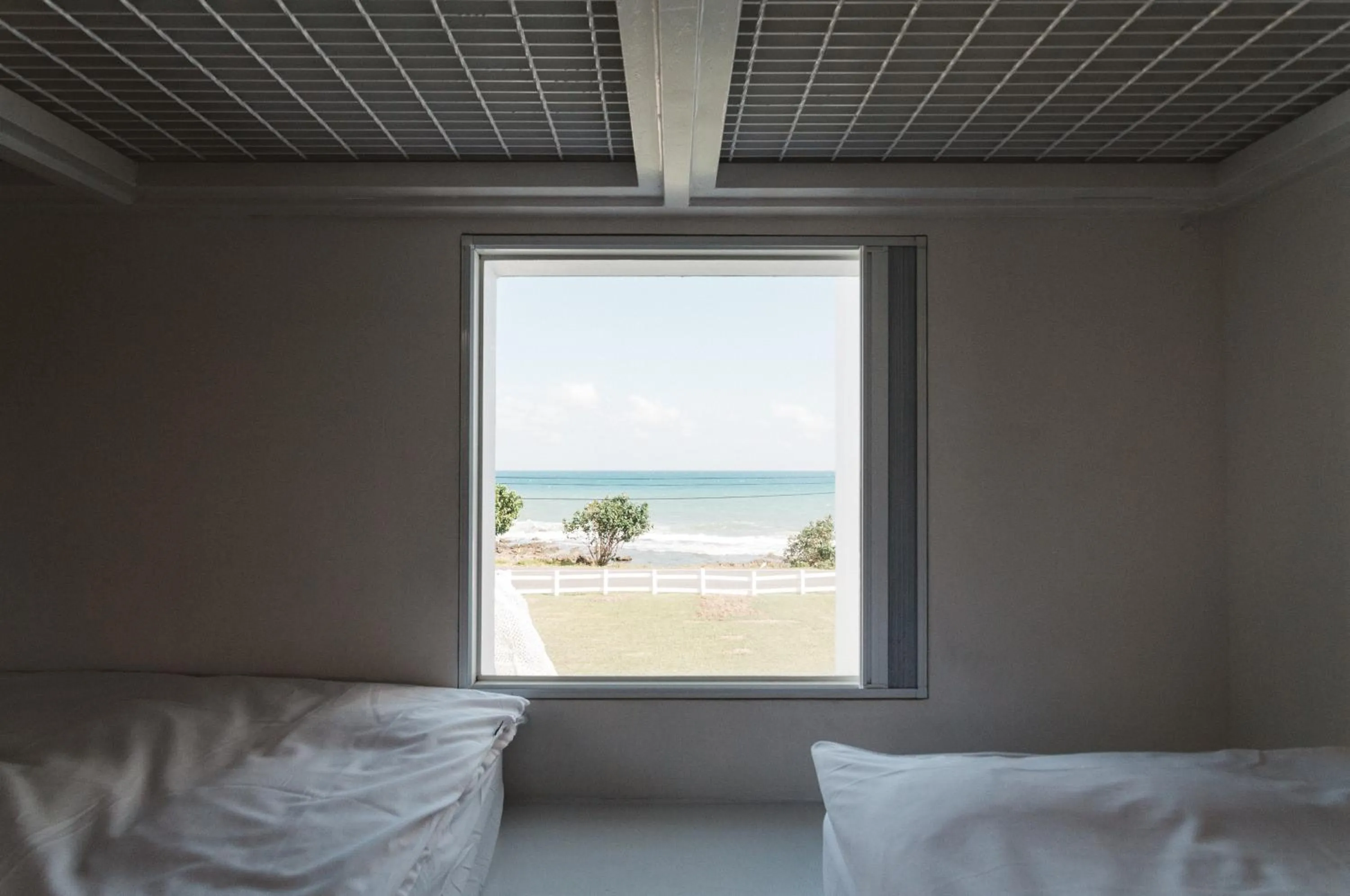 Sea view, Bed in Ocean Day By Day