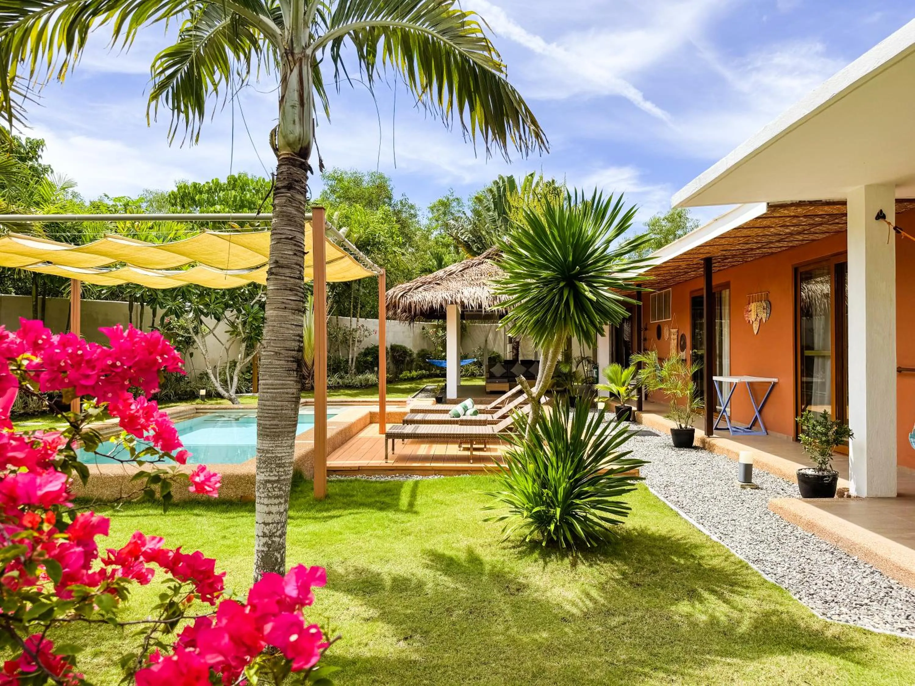 Property building in Halamanan Residences