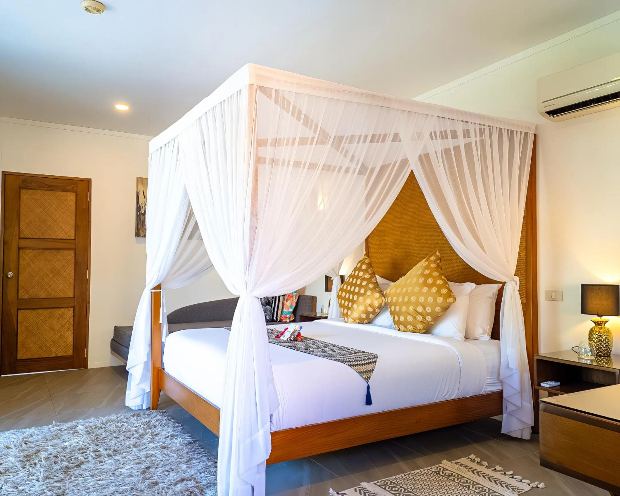 Bed in Halamanan Residences