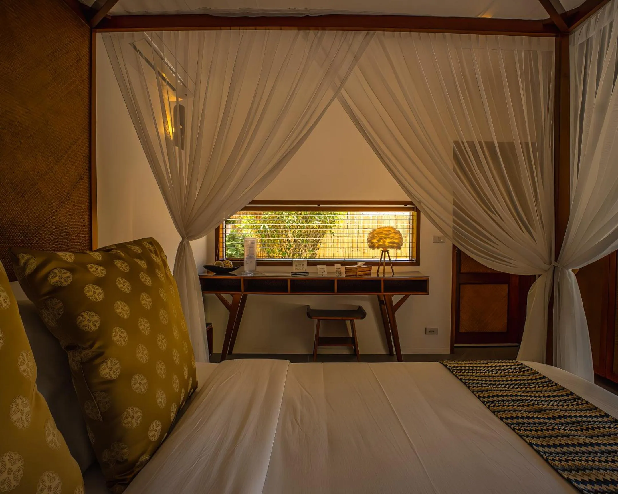 Bed in Halamanan Residences