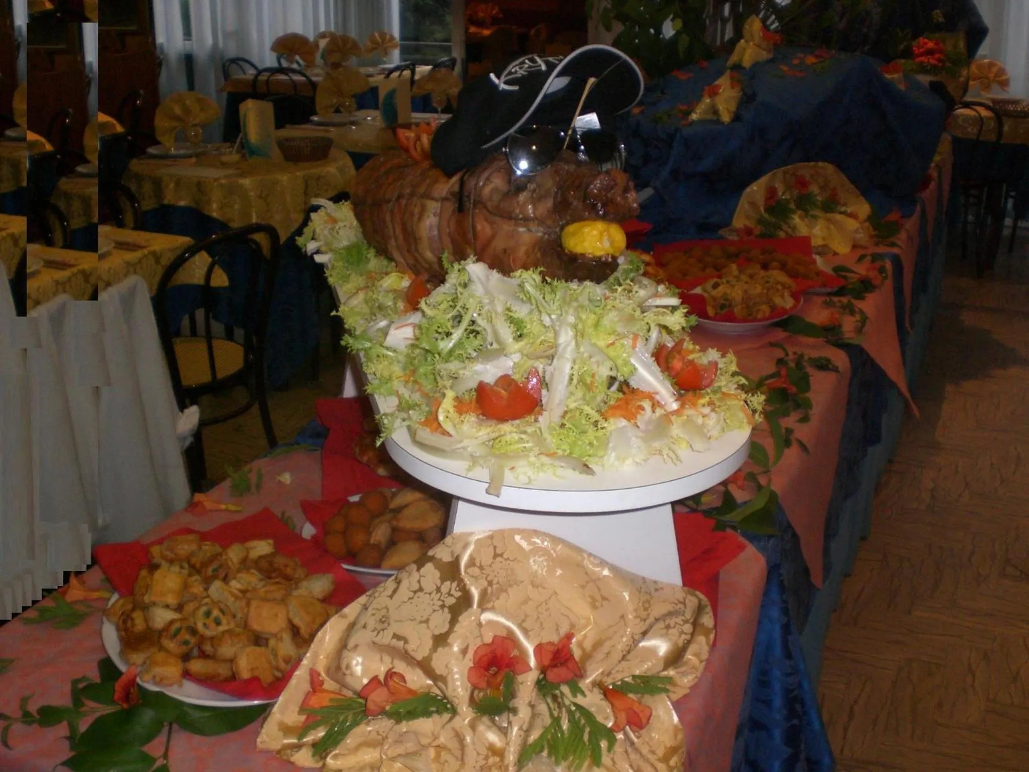 Restaurant/places to eat in Hotel Arno