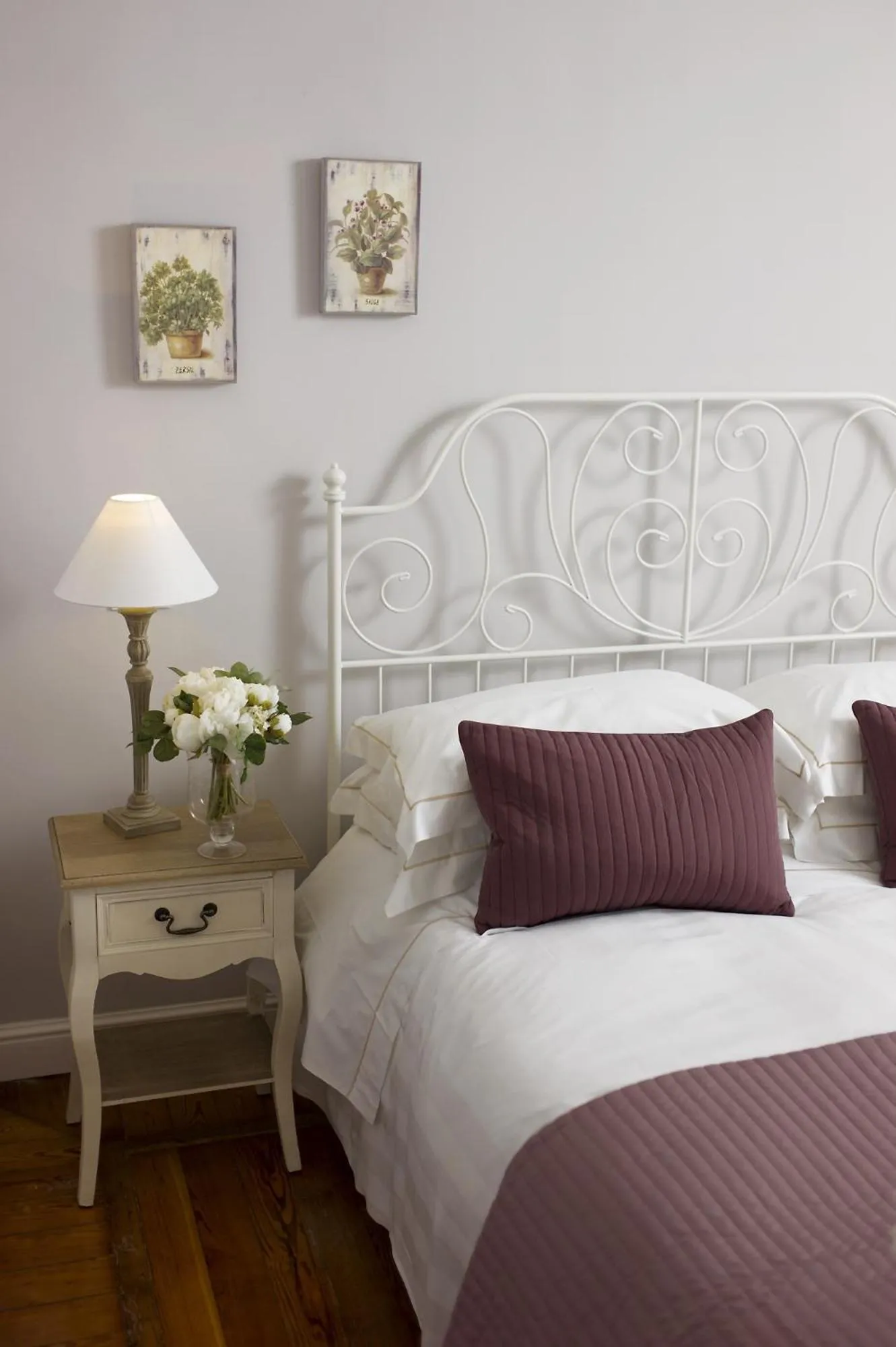 Decorative detail, Bed in DD Luxury House