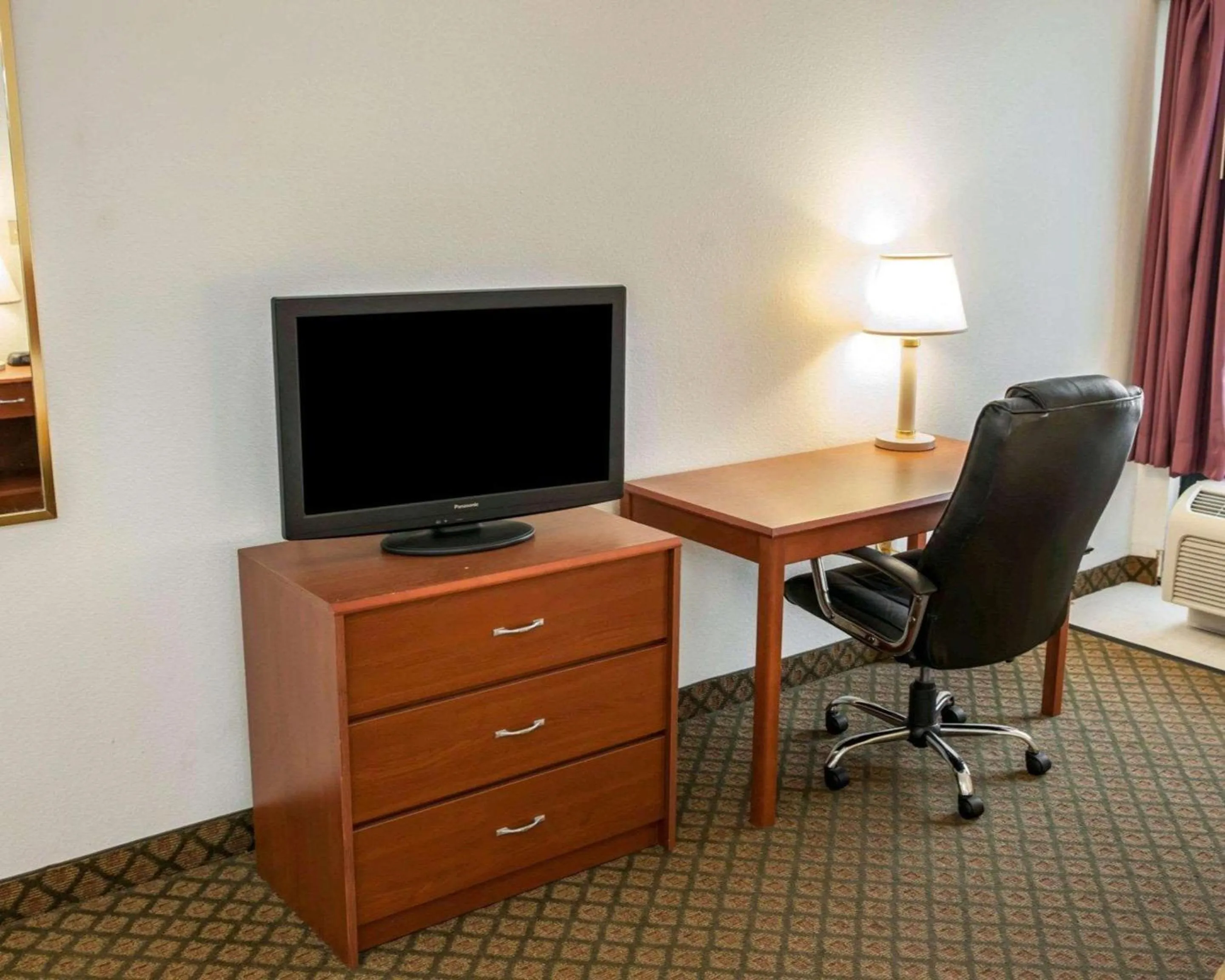 Photo of the whole room in Quality Inn & Suites Indianapolis Northwest