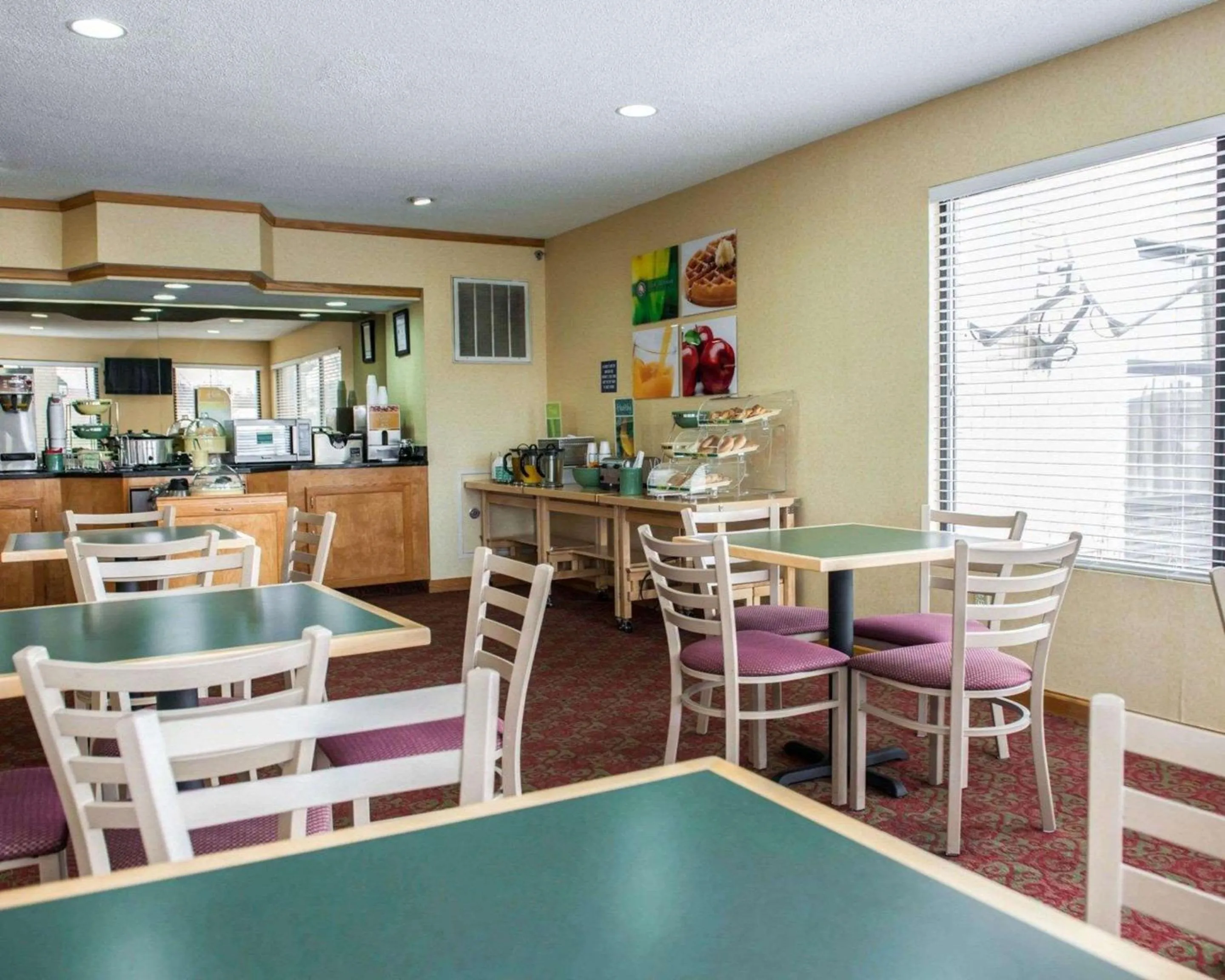 Restaurant/places to eat in Quality Inn & Suites Indianapolis Northwest