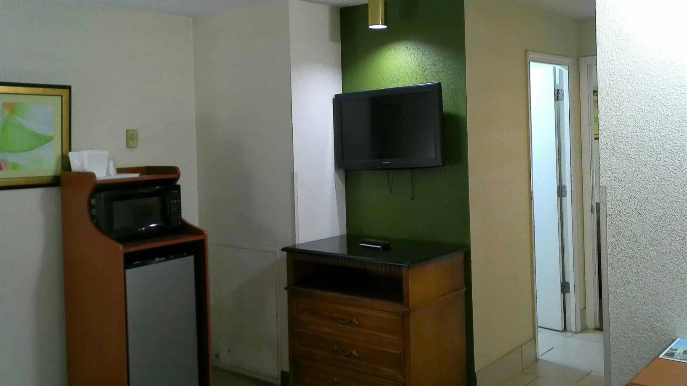 Bedroom in Quality Inn & Suites Indianapolis Northwest