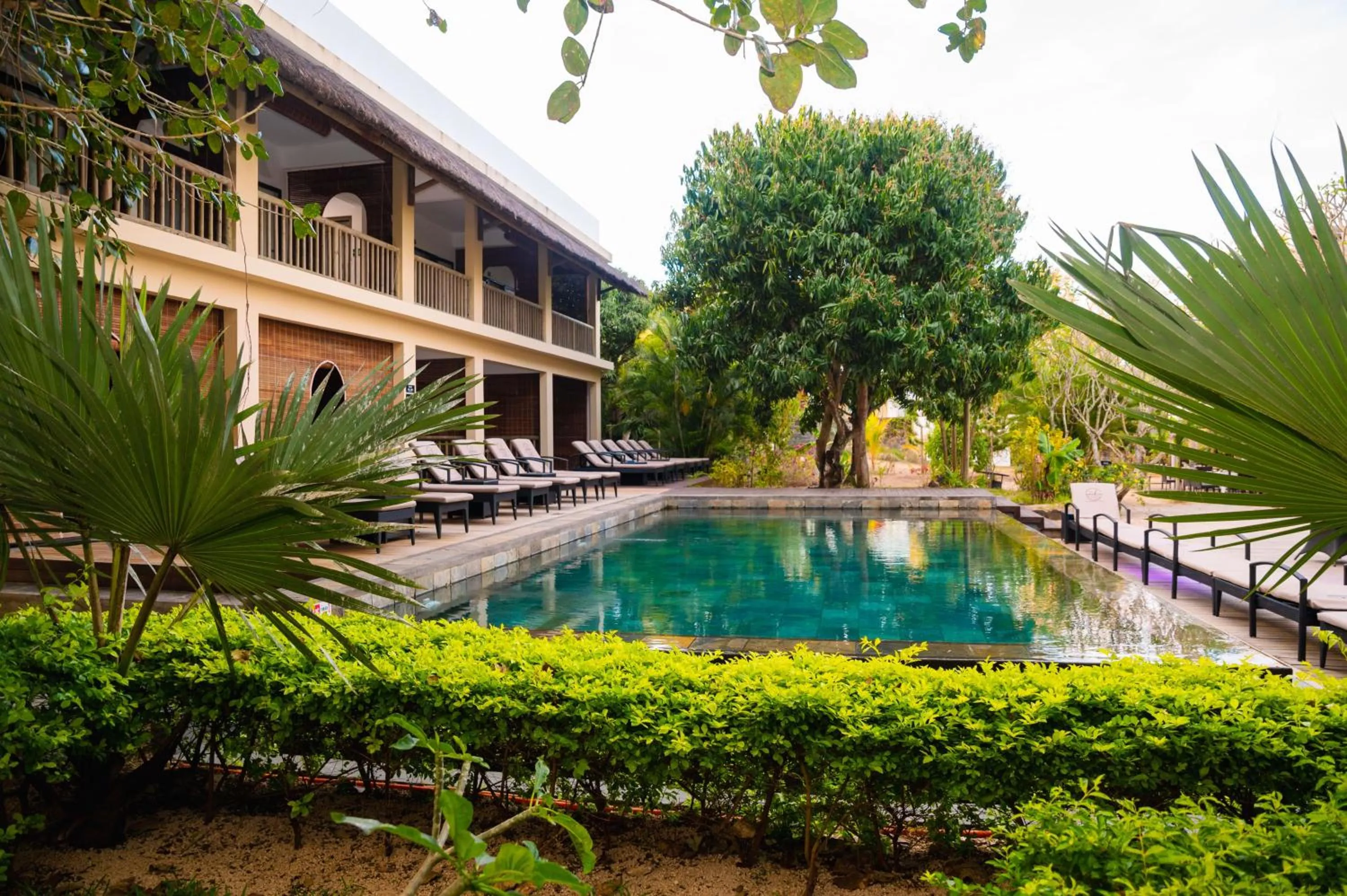 Swimming pool in The Garden Lodge Pereybere - Piscine & Jardin