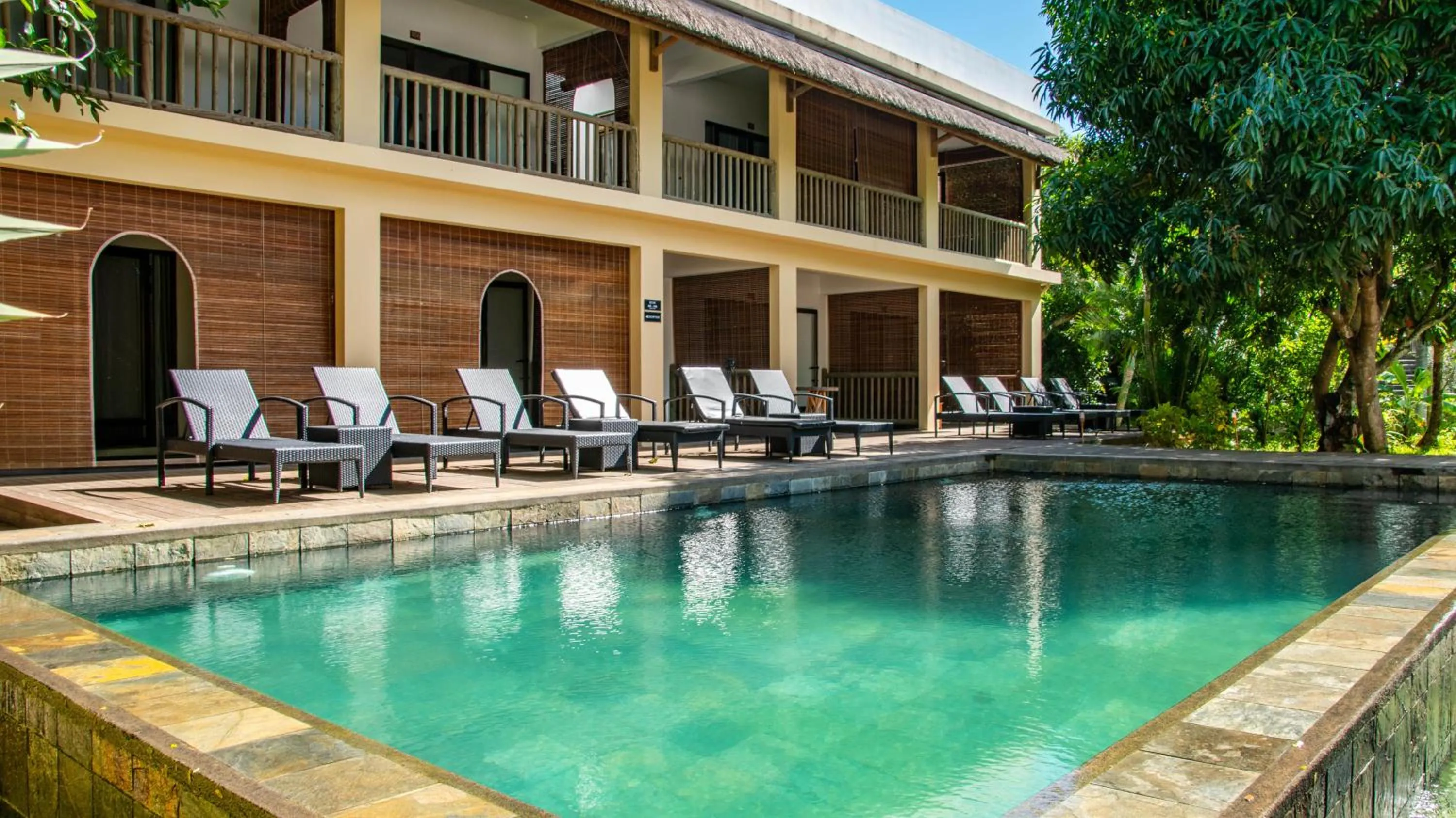 Pool view in The Garden Lodge Pereybere - Piscine & Jardin