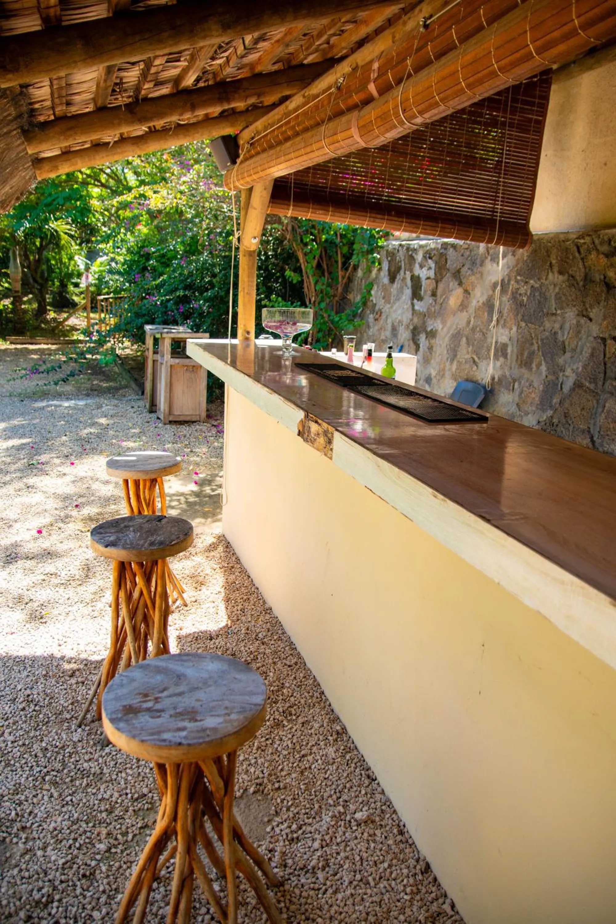 Lounge or bar in The Garden Lodge Pereybere - Piscine & Jardin